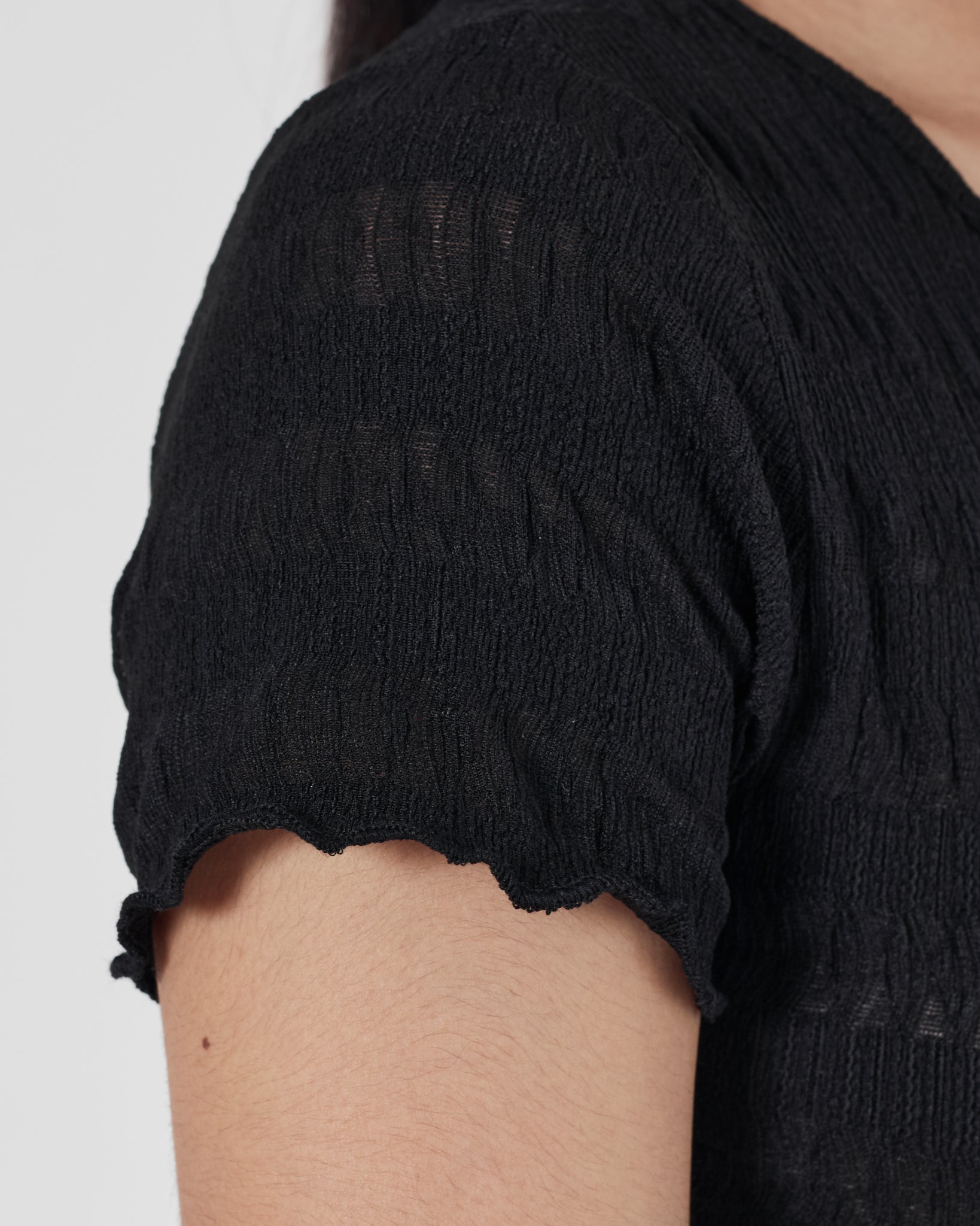 UNI Ruffle Lady Black T-Shirt 11.90