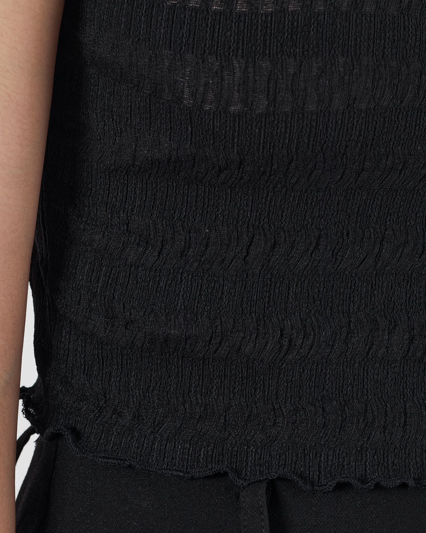UNI Ruffle Lady Black T-Shirt 11.90