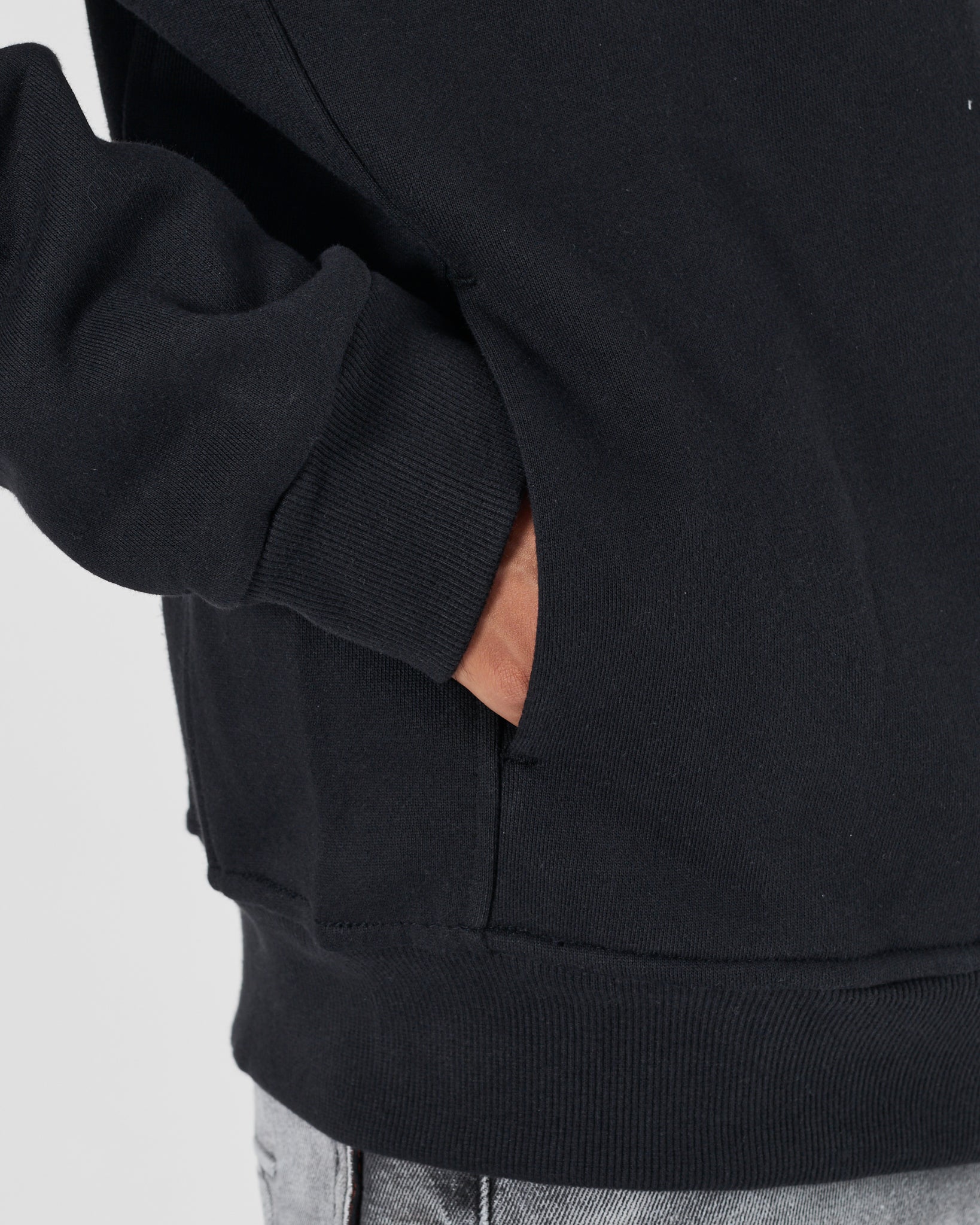 PSH Men Black Zipped Hoodie 25.90
