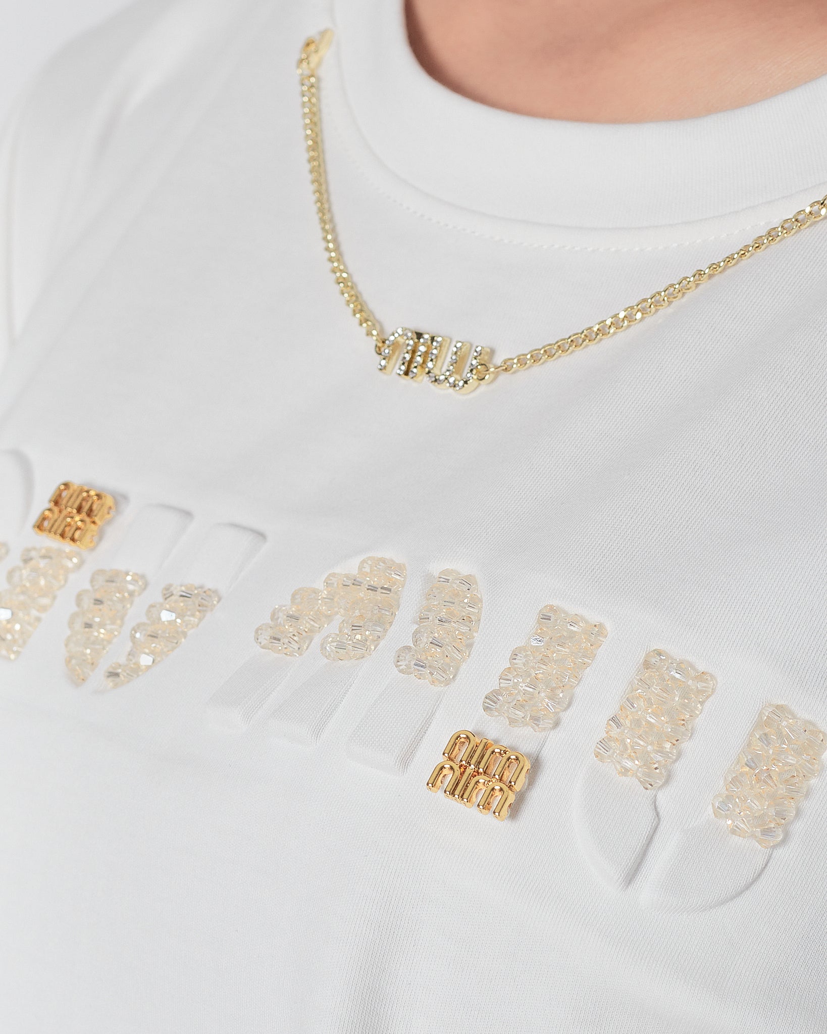 MIU Rhinestone Neck Chain Lady White T-Shirt 27.90