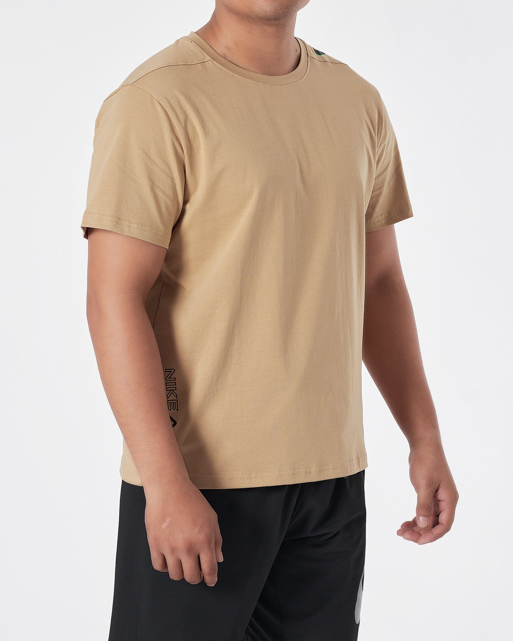 NIK Swooh Shoulder Printed Men Cream T-Shirt 13.50