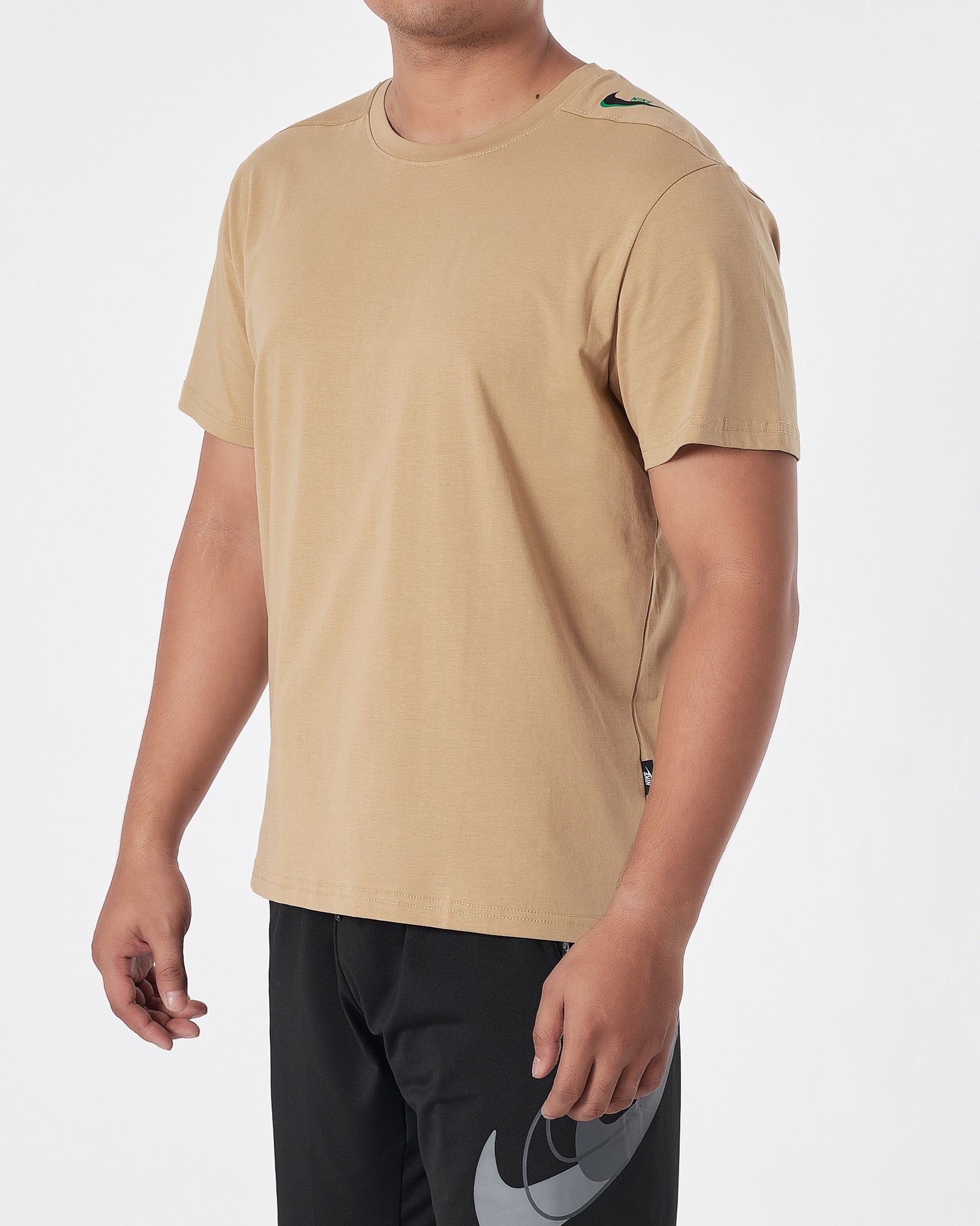 NIK Swooh Shoulder Printed Men Cream T-Shirt 13.50