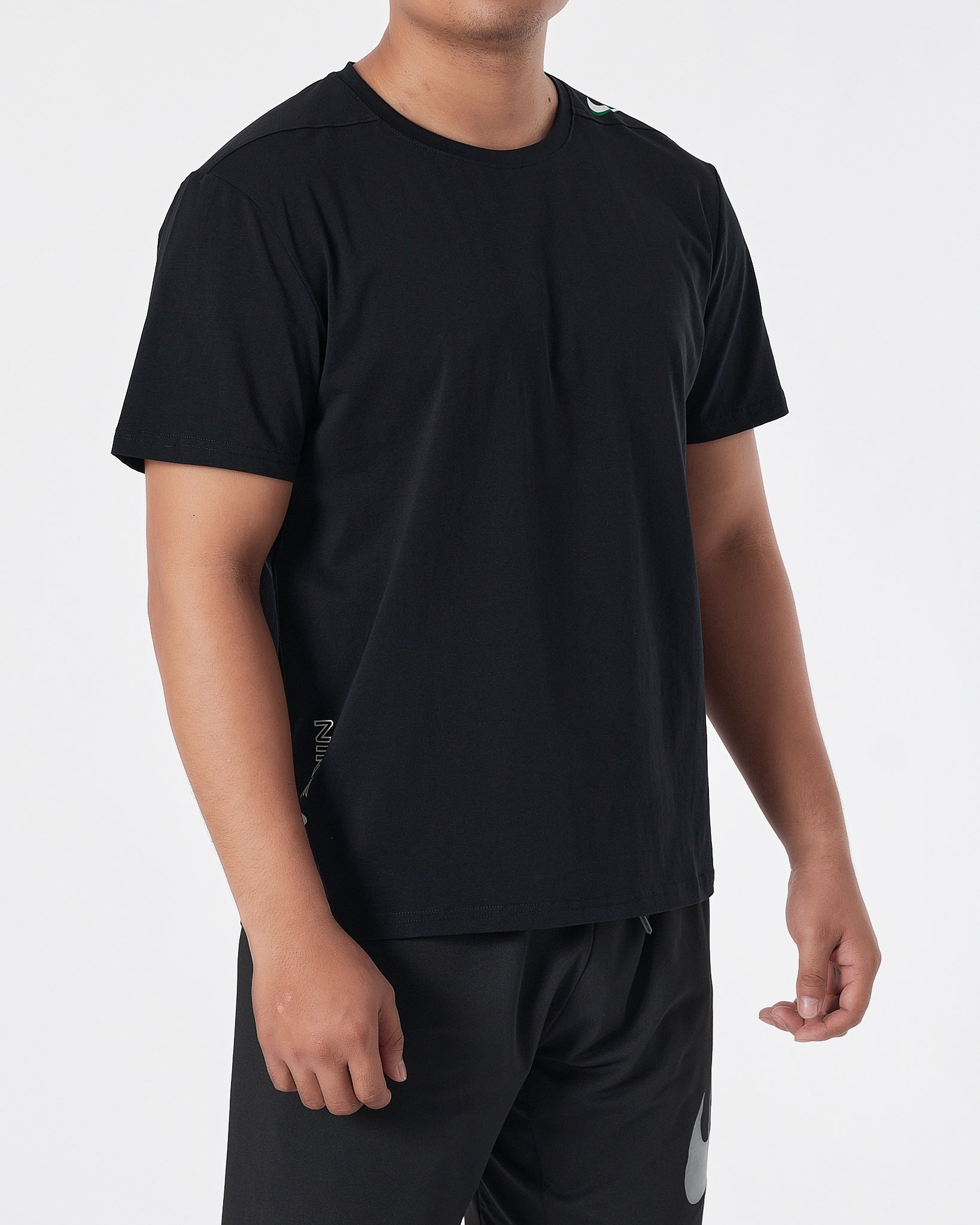 NIK Swooh Shoulder Printed Men Black T-Shirt 13.50