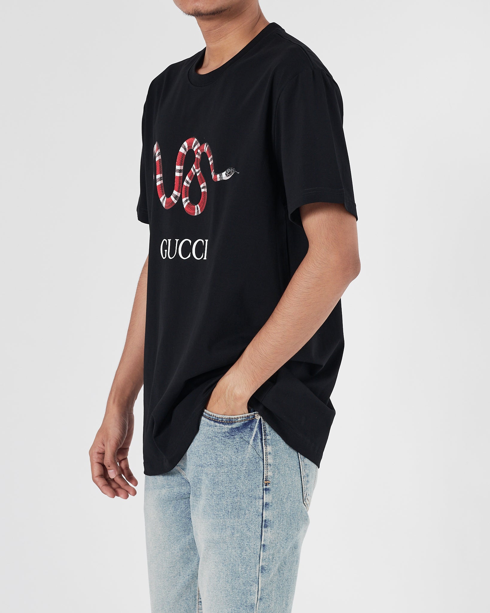 GUC Snake Printed Men Black T-Shirt 16.90