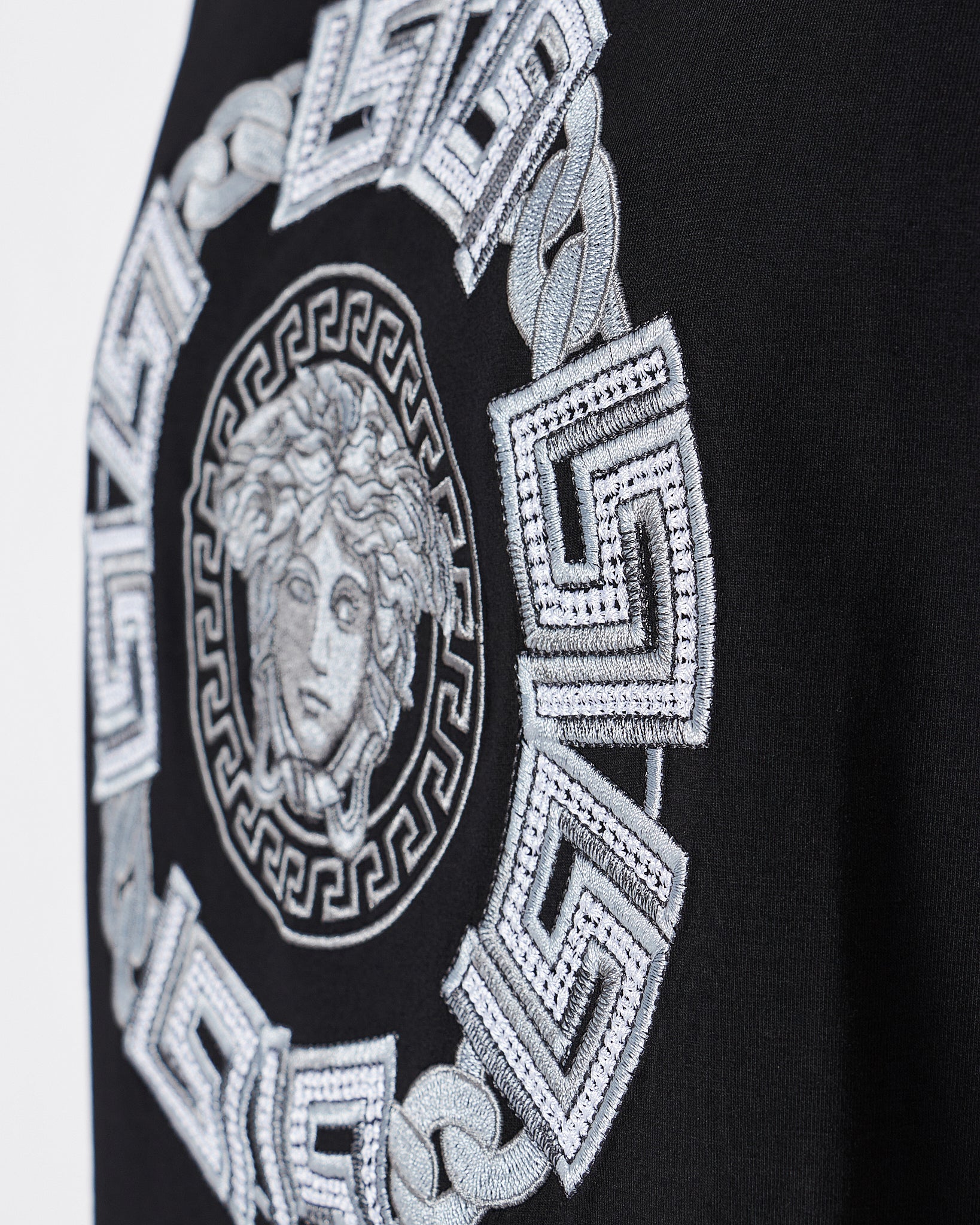 VER Medusa Silver Embroidered Men Black T-Shirt 24.90