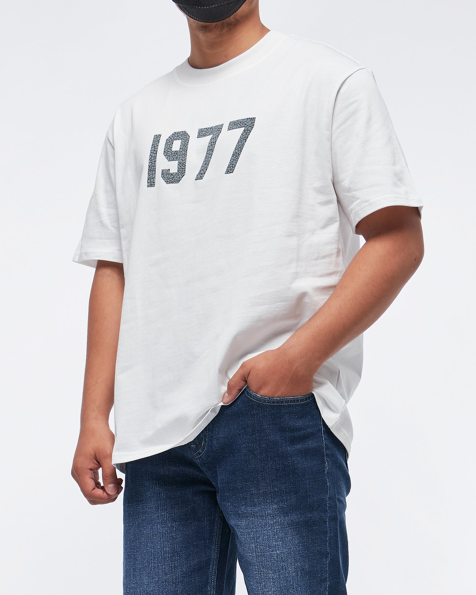 MOI OUTFIT-1977 Printed Men T-Shirt 15.90