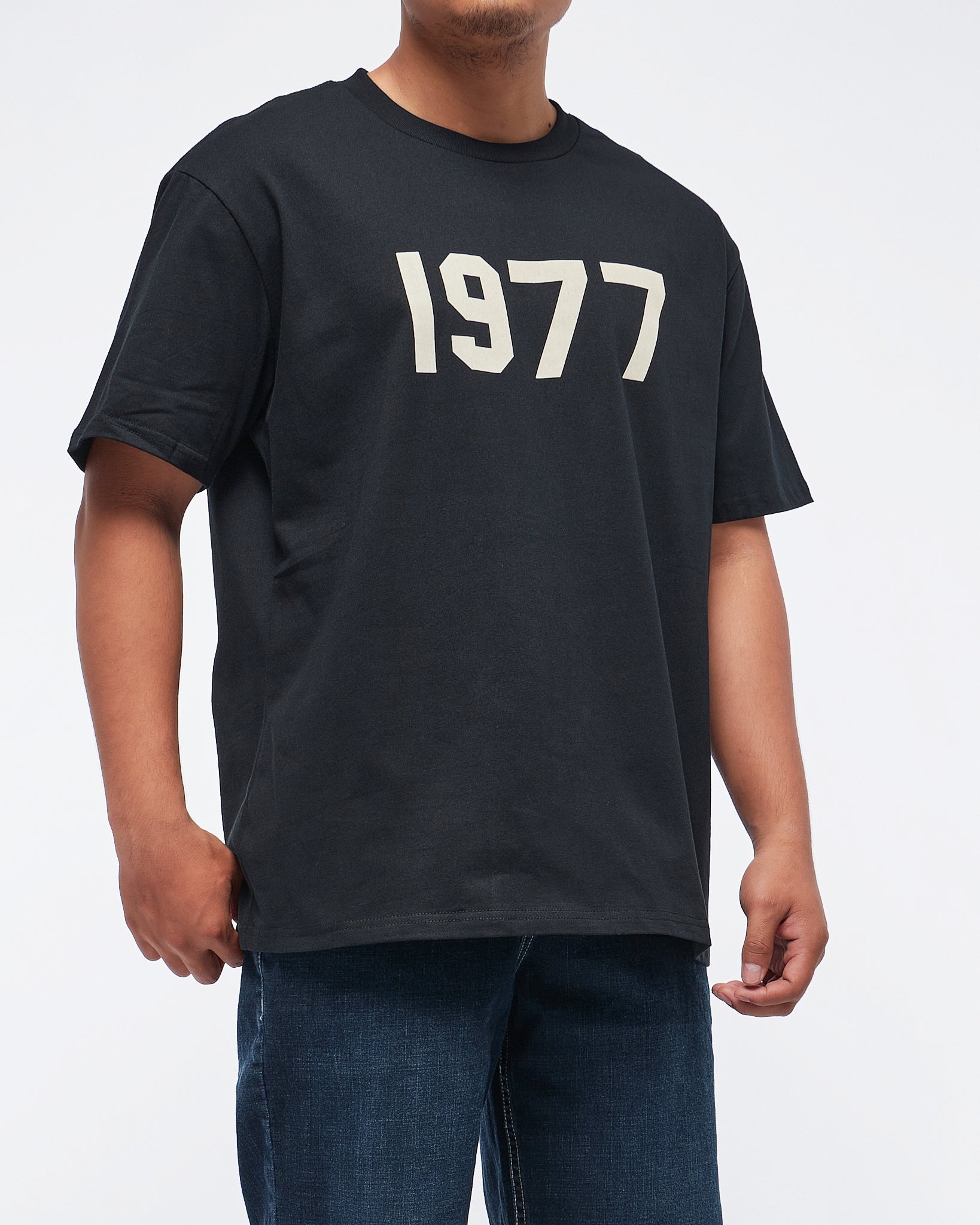 MOI OUTFIT-1977 Printed Men T-Shirt 15.90