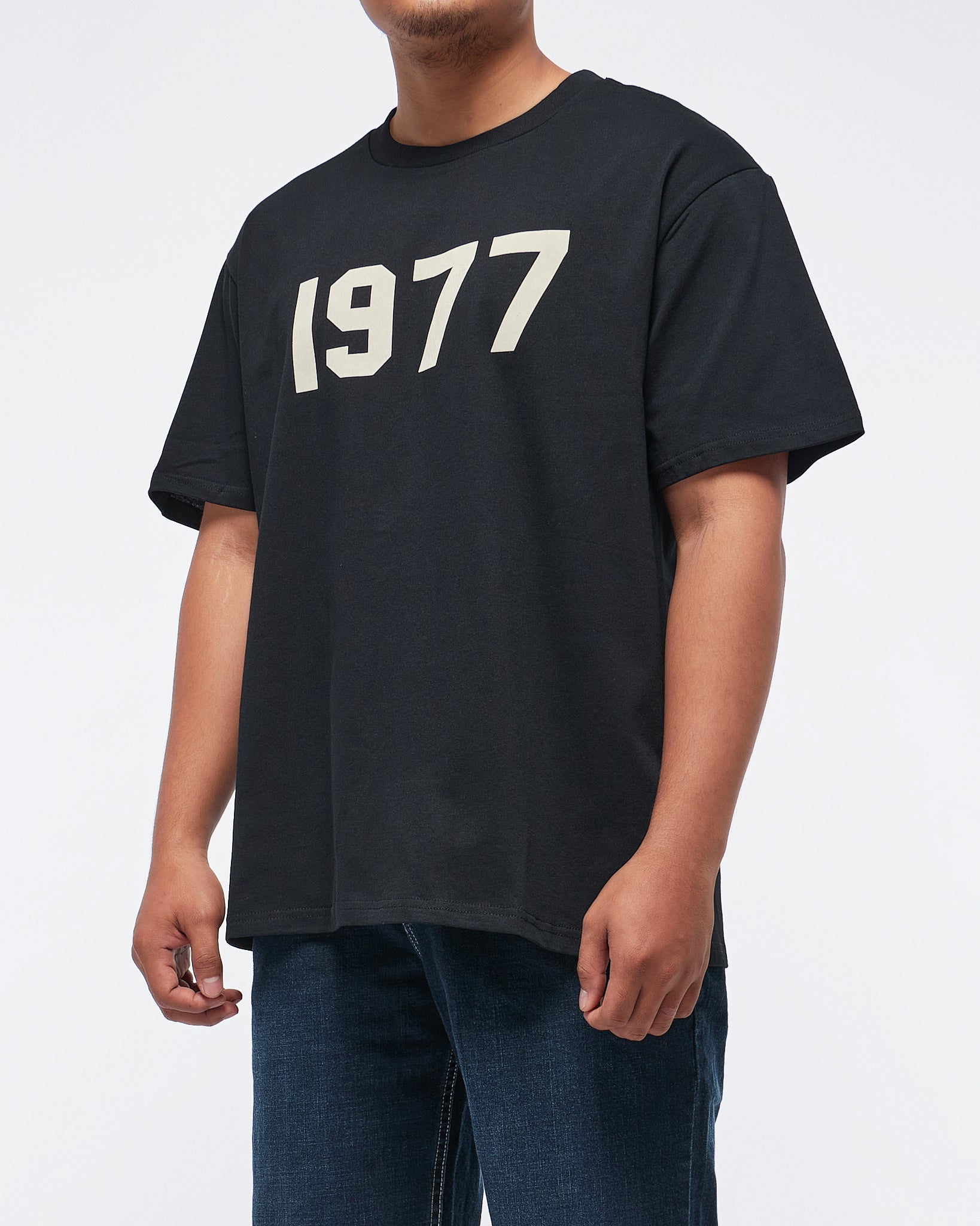 MOI OUTFIT-1977 Printed Men T-Shirt 15.90