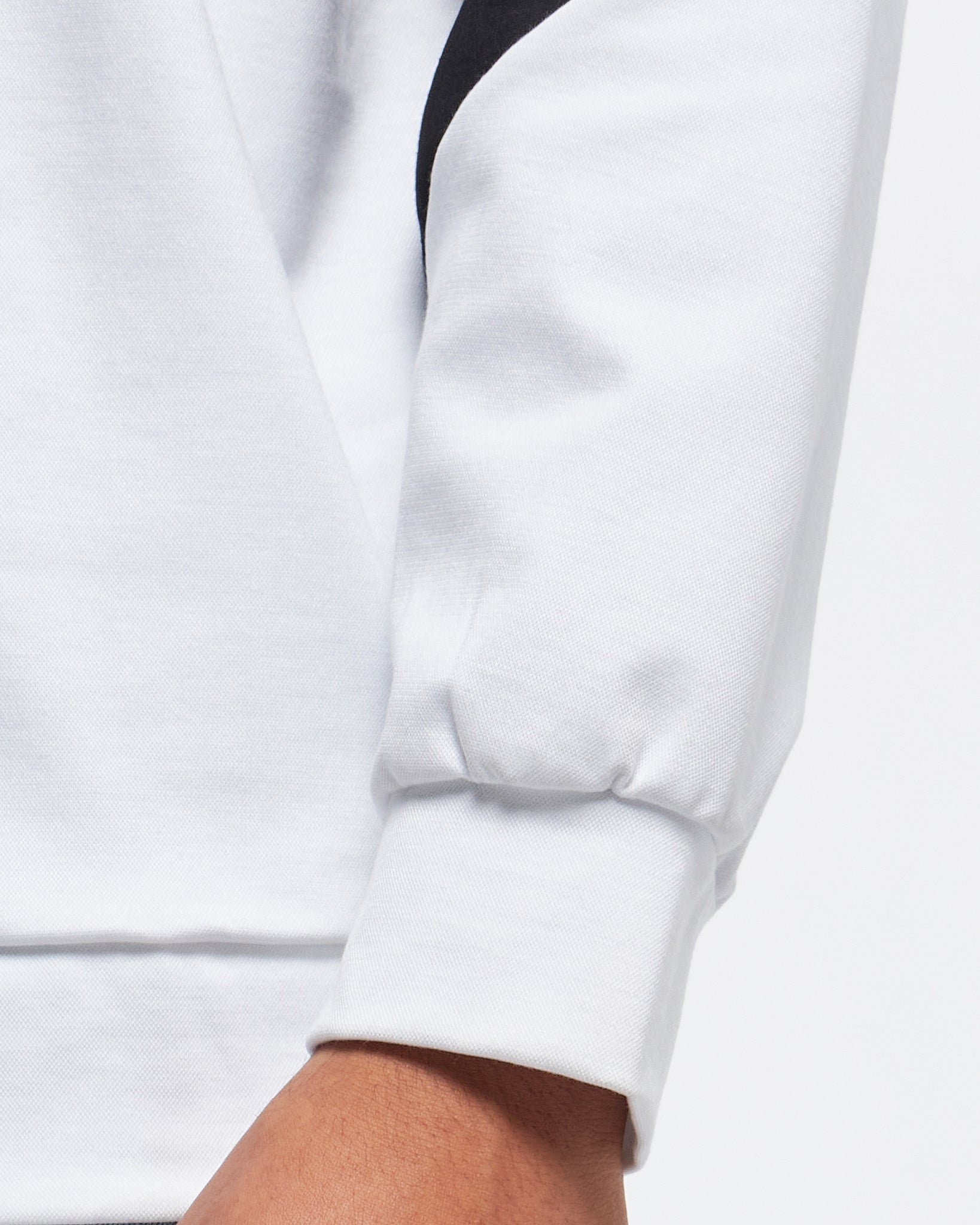 MOI OUTFIT-3 Stripes Raglan Men Sweater 20.90