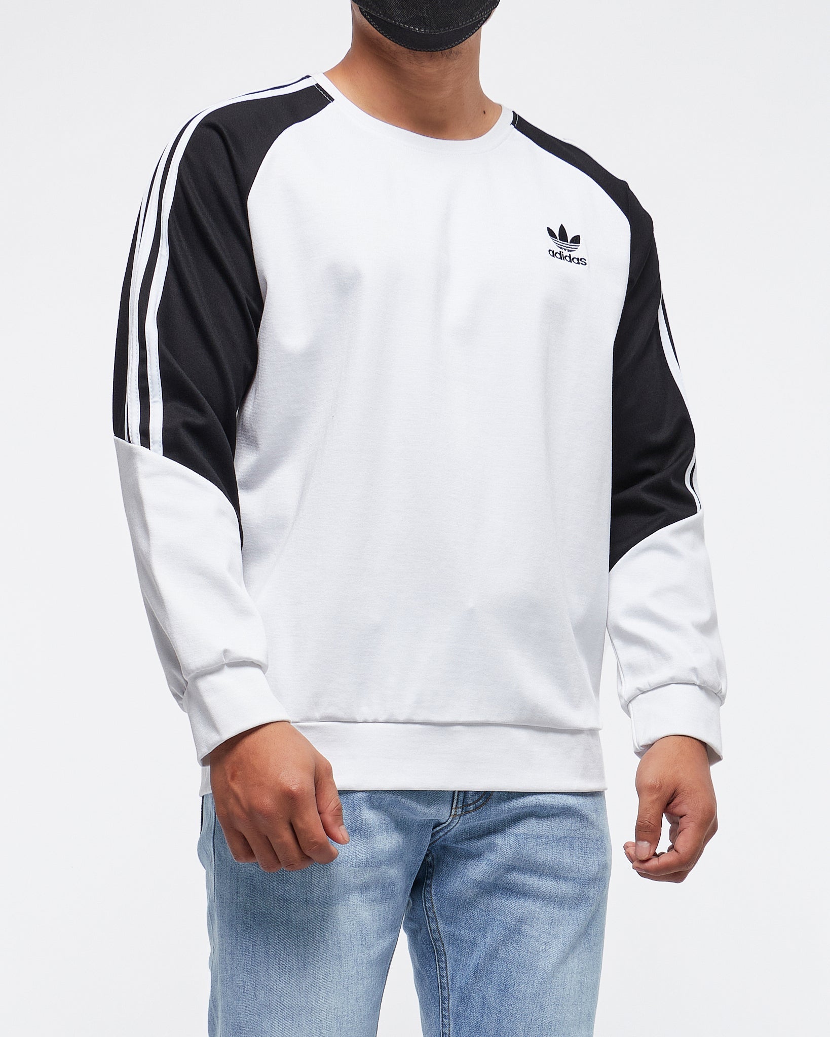 MOI OUTFIT-3 Stripes Raglan Men Sweater 20.90