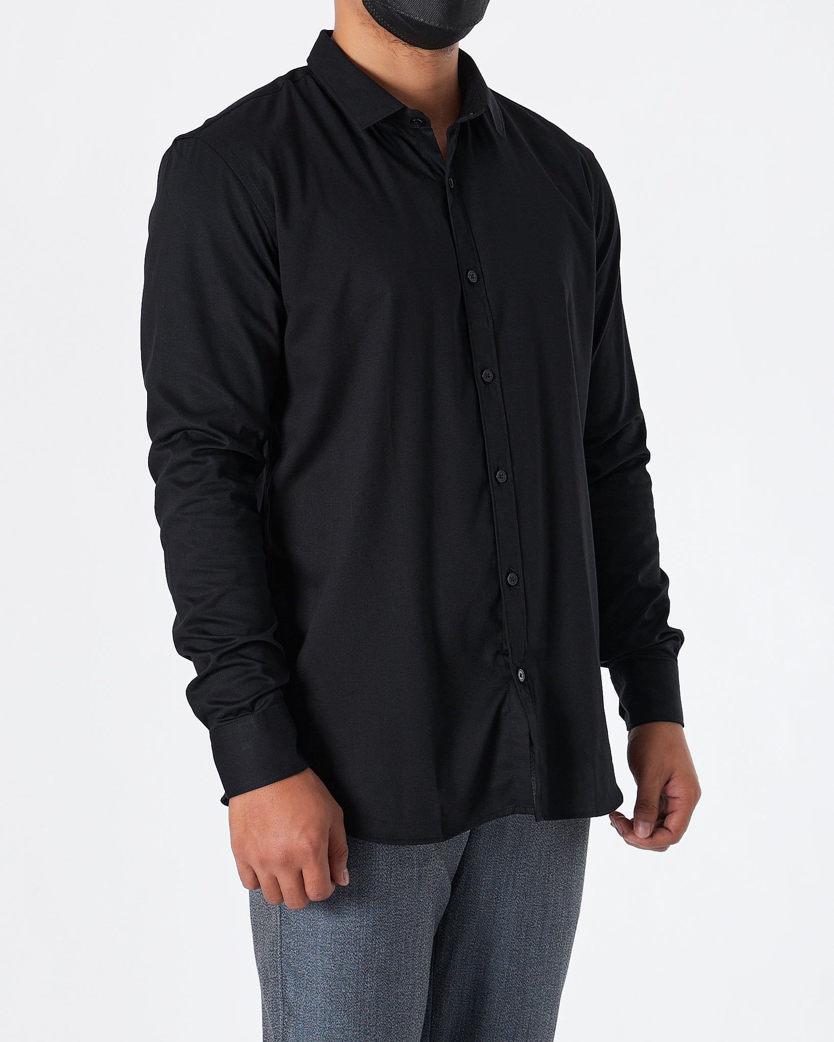 MOI OUTFIT-ABA Slim Fit Men Black Shirts Long Sleeve 17.90