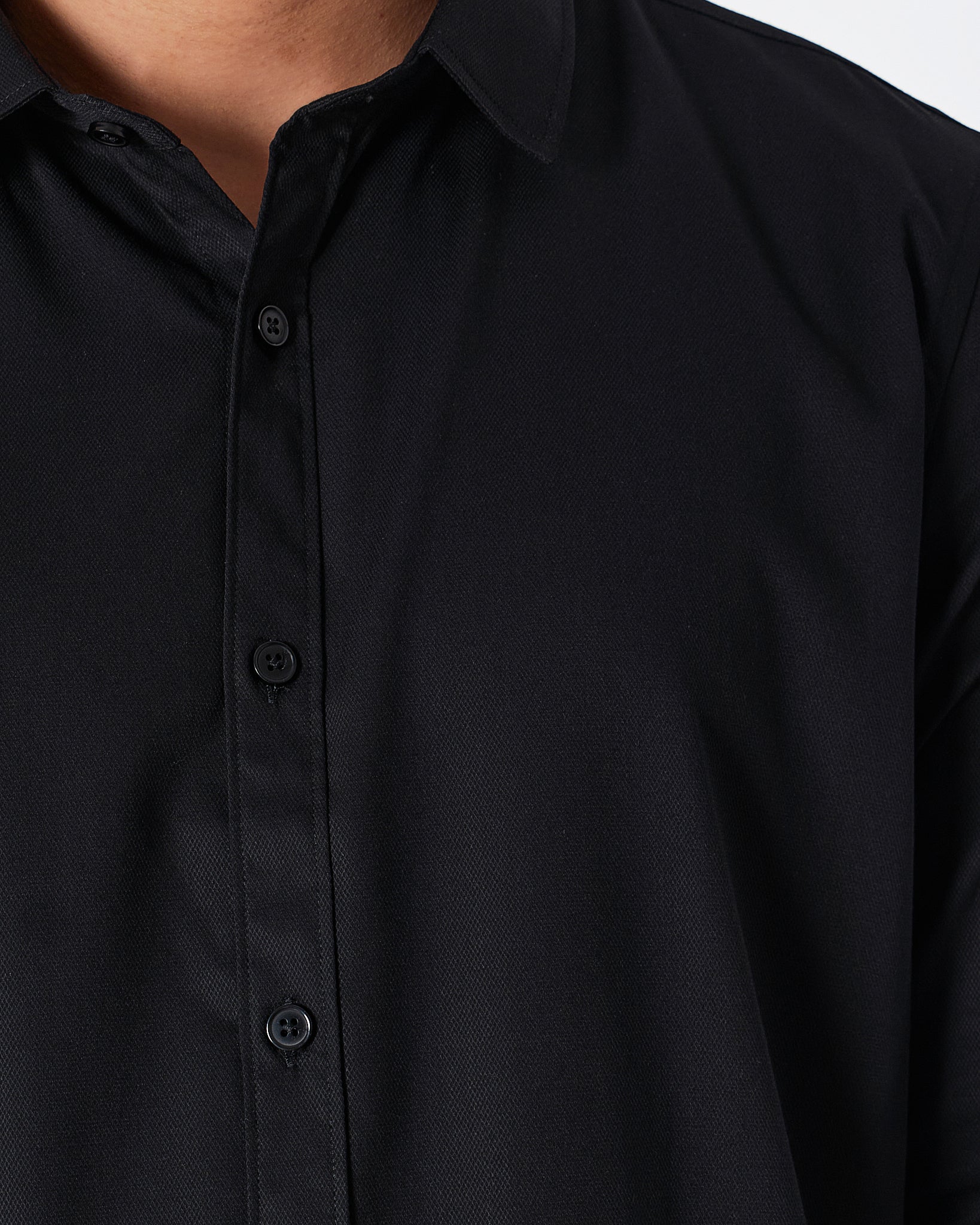 MOI OUTFIT-ABA Slim Fit Men Black Shirts Long Sleeve 17.90