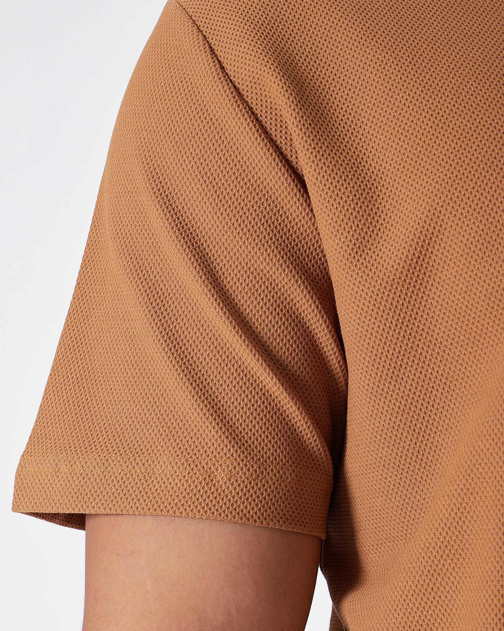 MOI OUTFIT-ABA Solid Color Comfort Men Brown T-Shirt 14.90