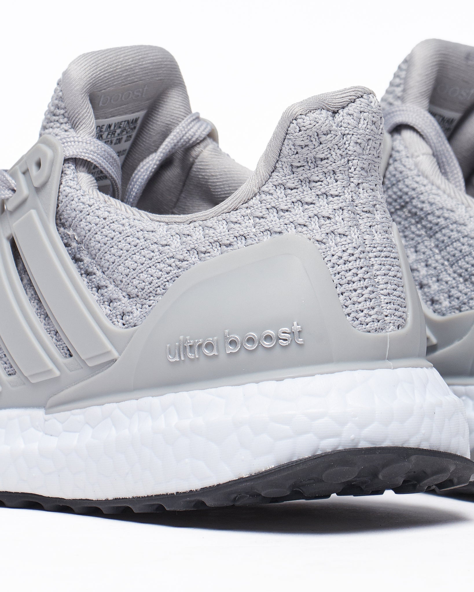 MOI OUTFIT-ADI Ultra Boost Grey Runners Shoes 39.90