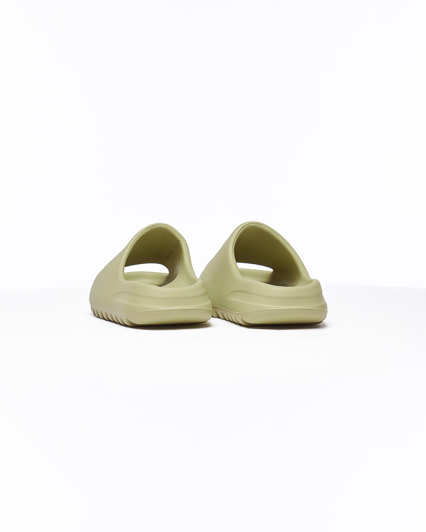 MOI OUTFIT-ADI Yeezy Lady Light Green Slide 38.90