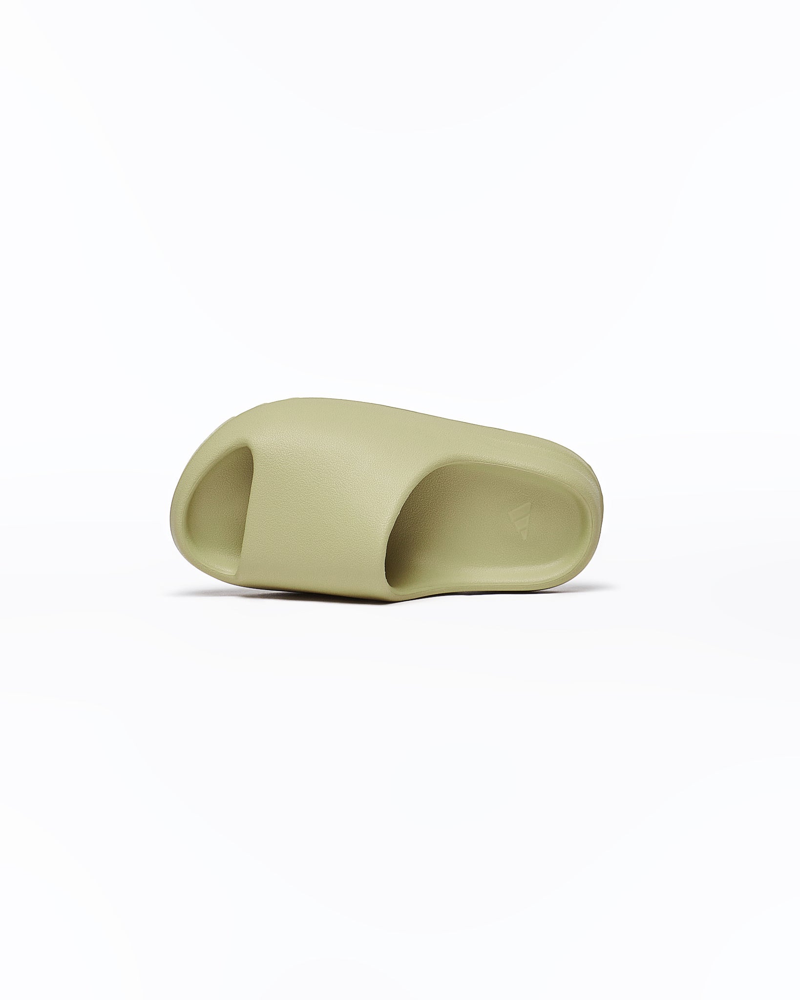 MOI OUTFIT-ADI Yeezy Lady Light Green Slide 38.90