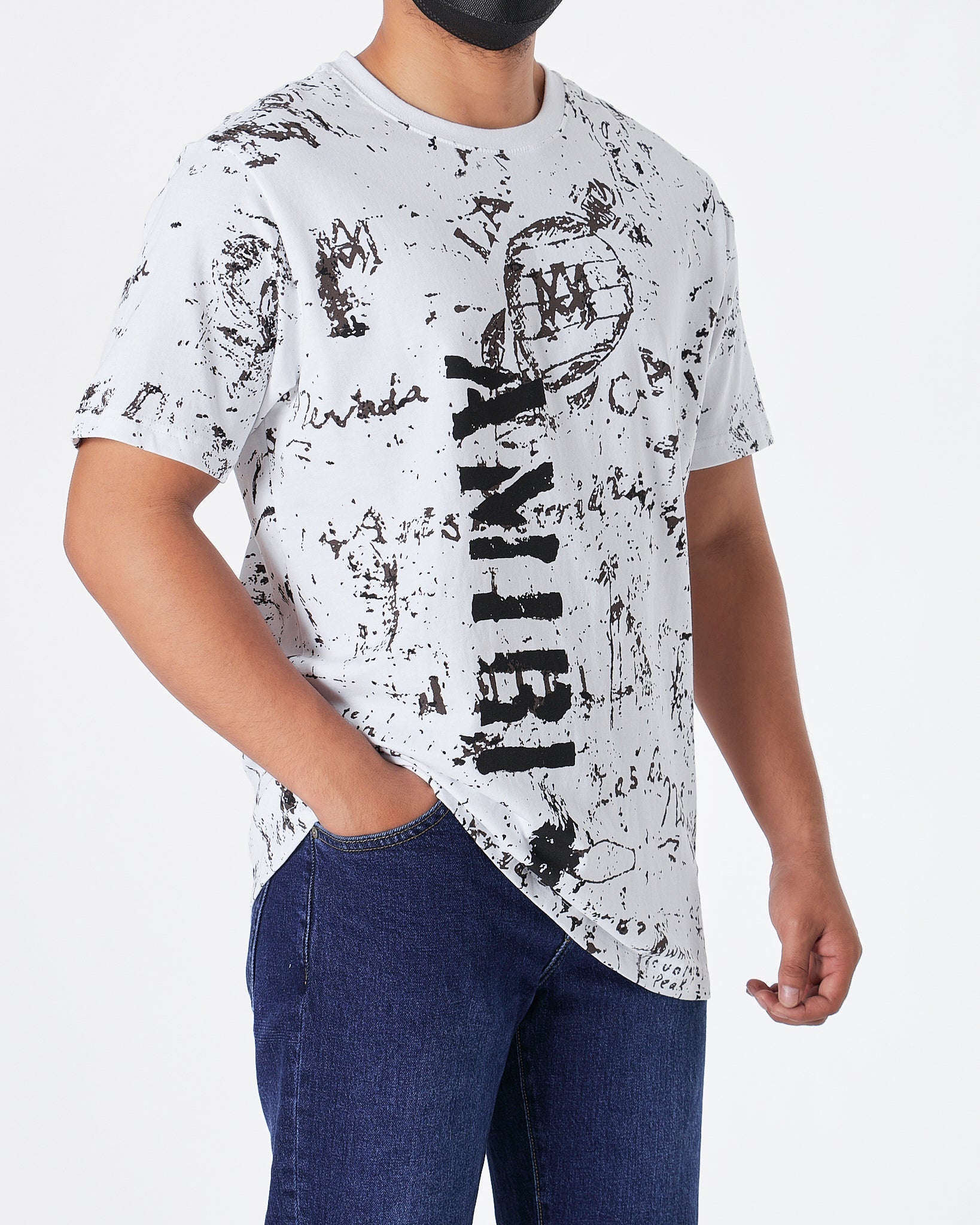 MOI OUTFIT-ARM Ink Splash Men White T-Shirt 24.90