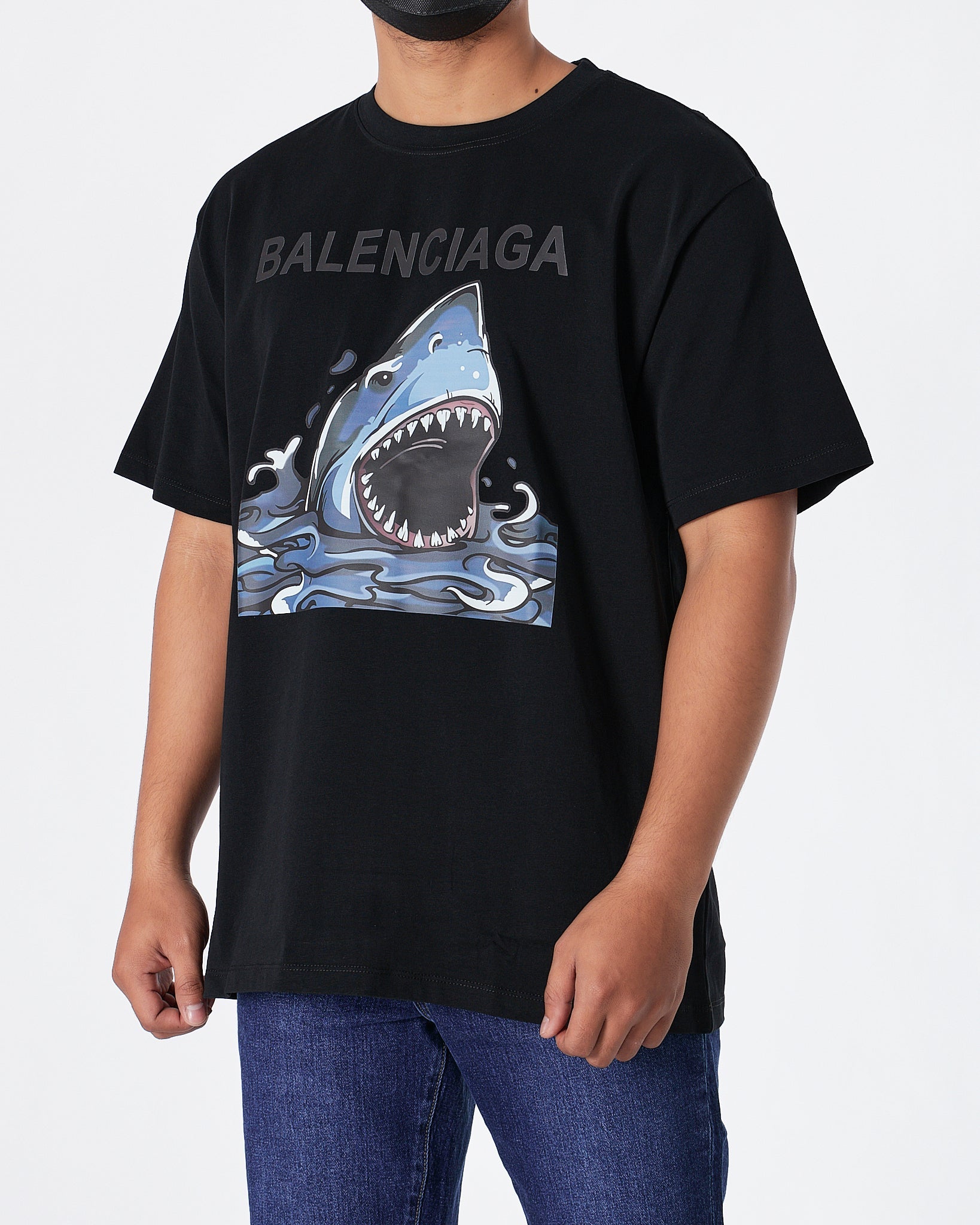 MOI OUTFIT-BAL Sharks Men Black T-Shirt 22.90