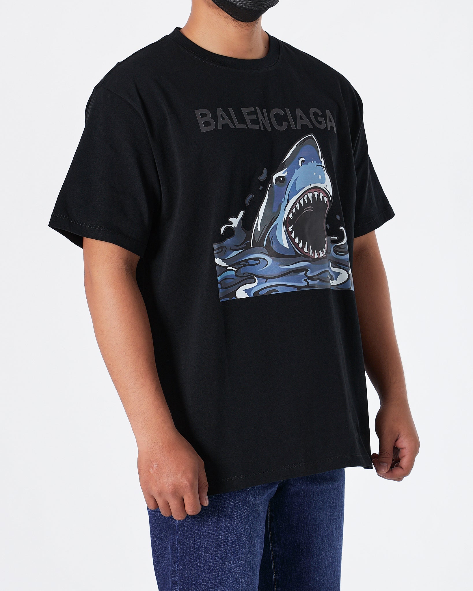 MOI OUTFIT-BAL Sharks Men Black T-Shirt 22.90