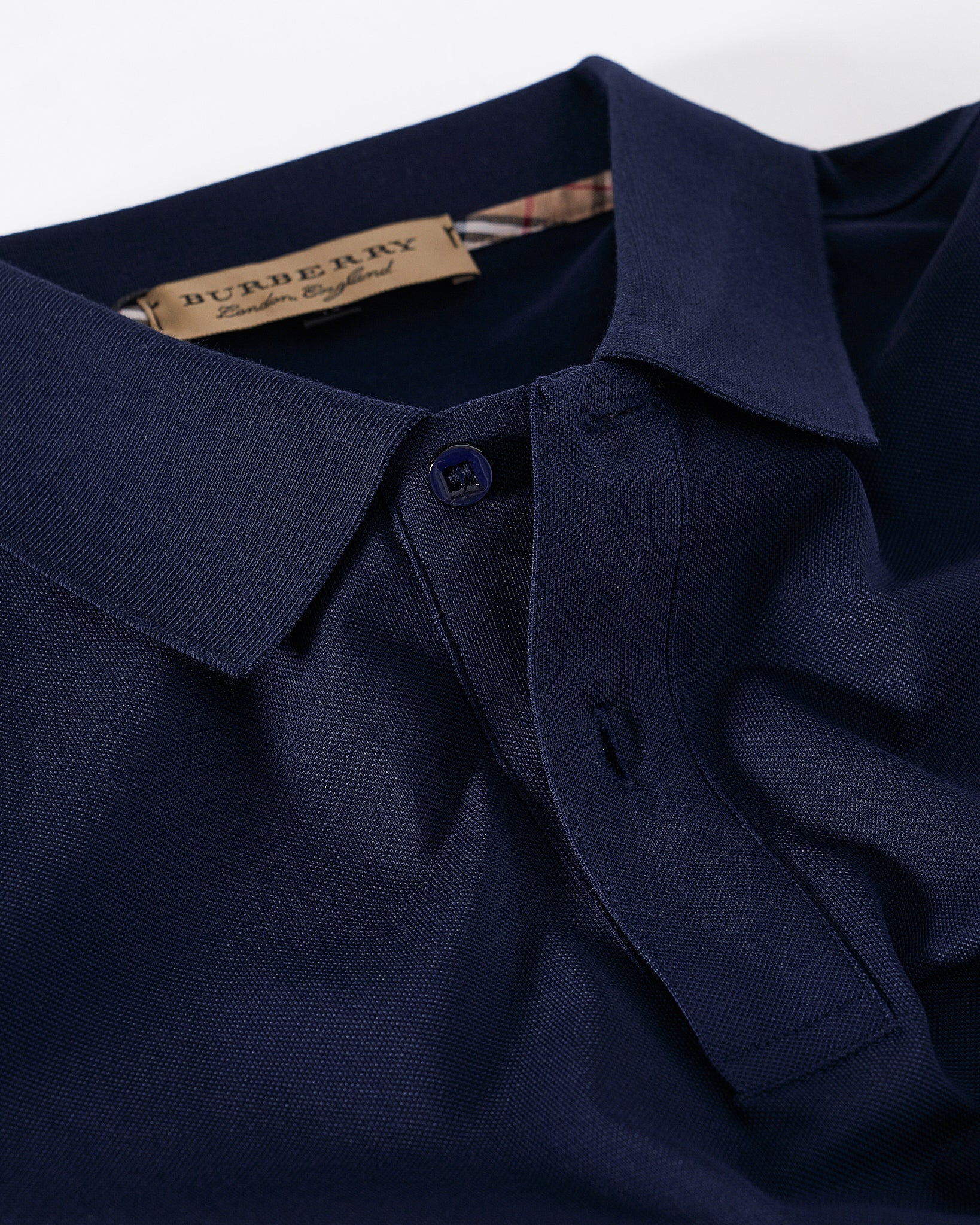MOI OUTFIT-BUR Embroidered Men Polo Shirt 55.90