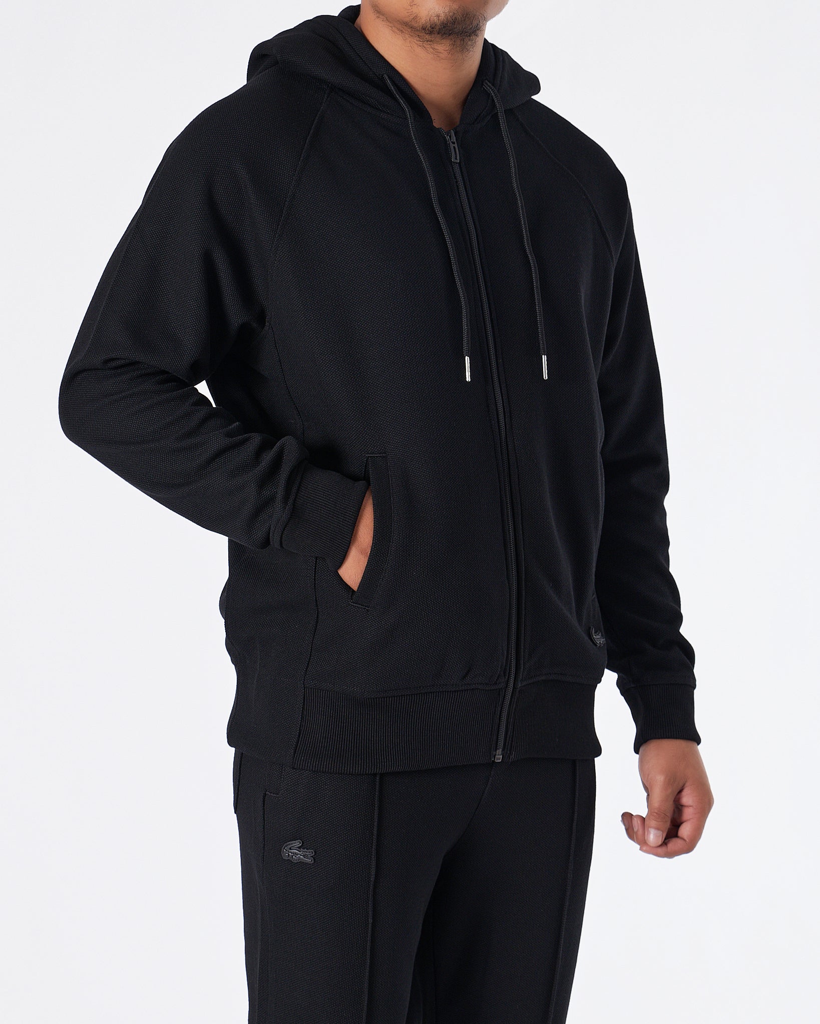 MOI OUTFIT-Casual Fit Men Black Hoodie 24.90