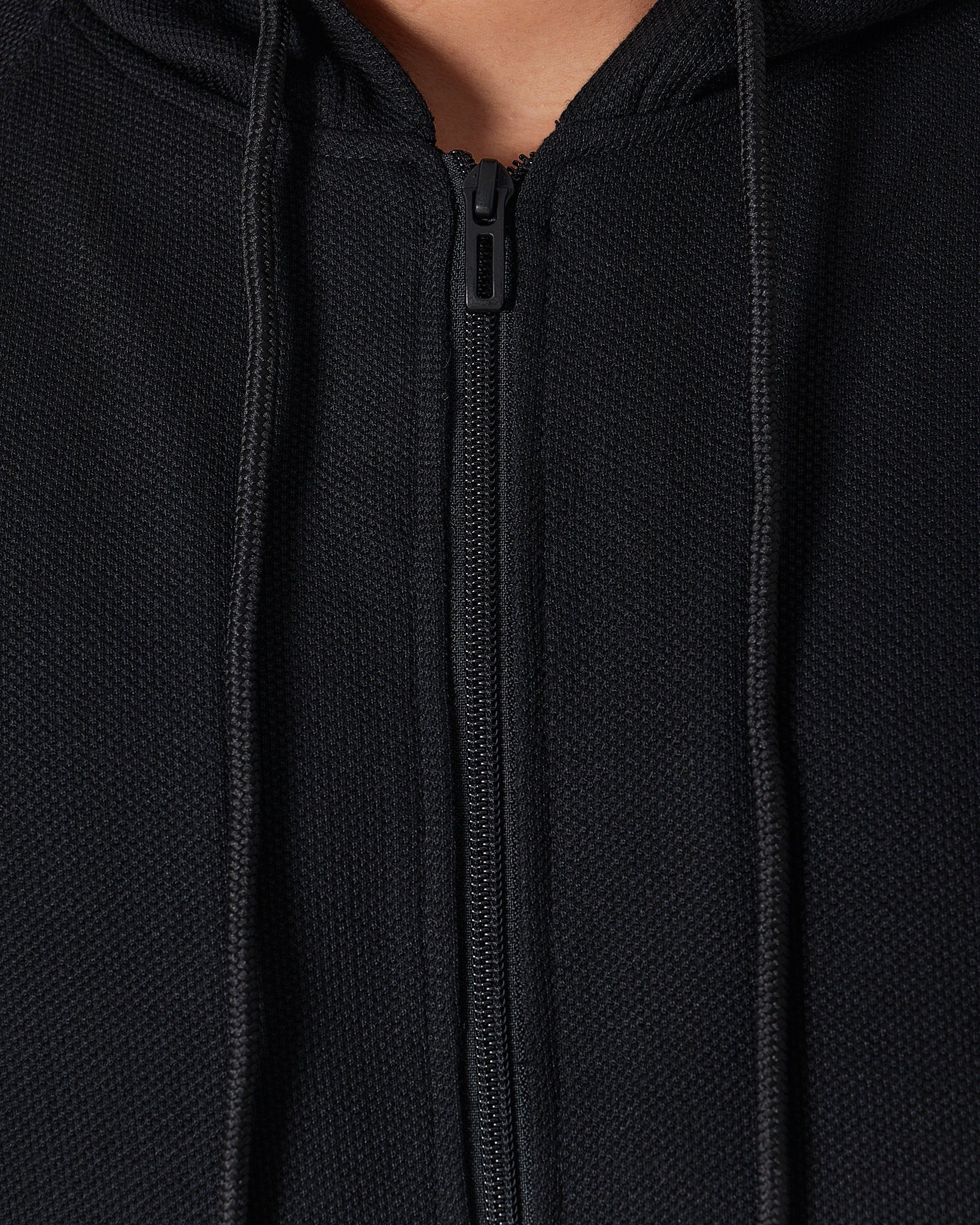 MOI OUTFIT-Casual Fit Men Black Hoodie 24.90