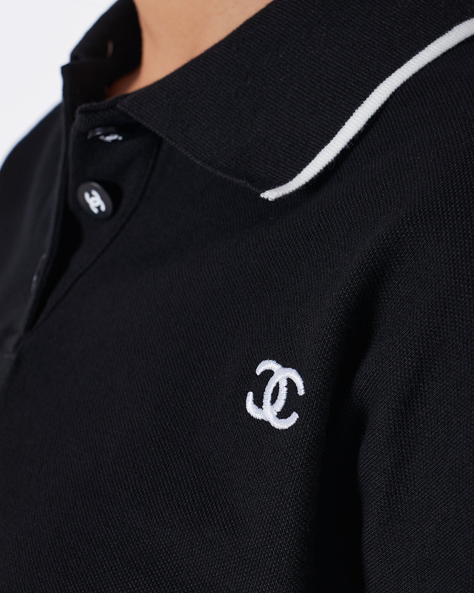 MOI OUTFIT-CC Croptop Lady Black Polo Shirt 55.90