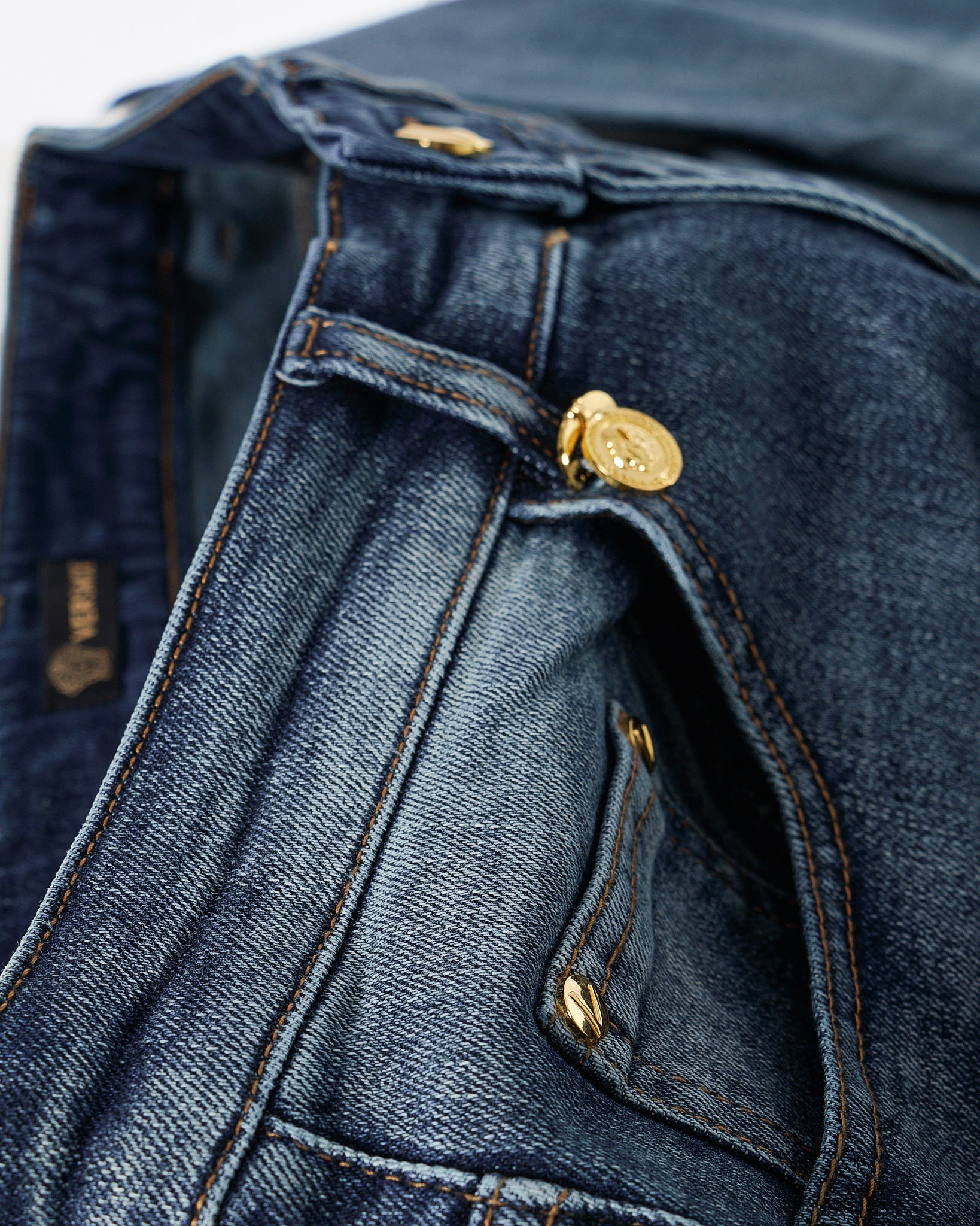 MOI OUTFIT-CD Logo Embroidered Men Jeans 69.90