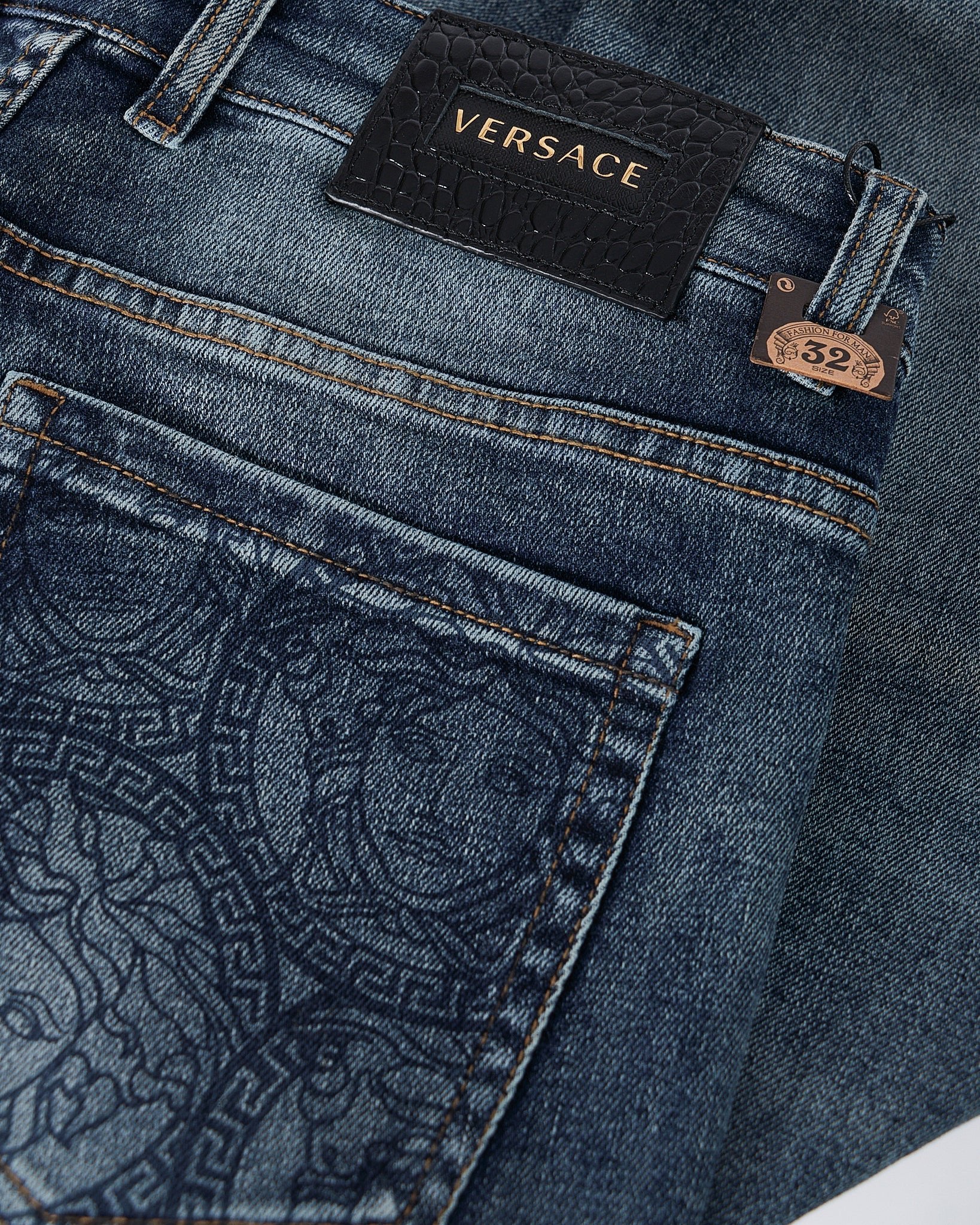 MOI OUTFIT-CD Logo Embroidered Men Jeans 69.90