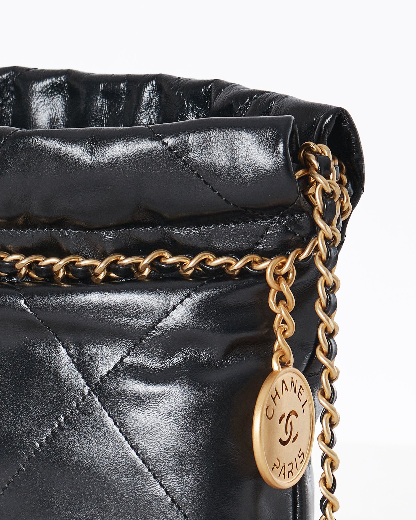 MOI OUTFIT-Chanel Mini 22 Lady Bag 245