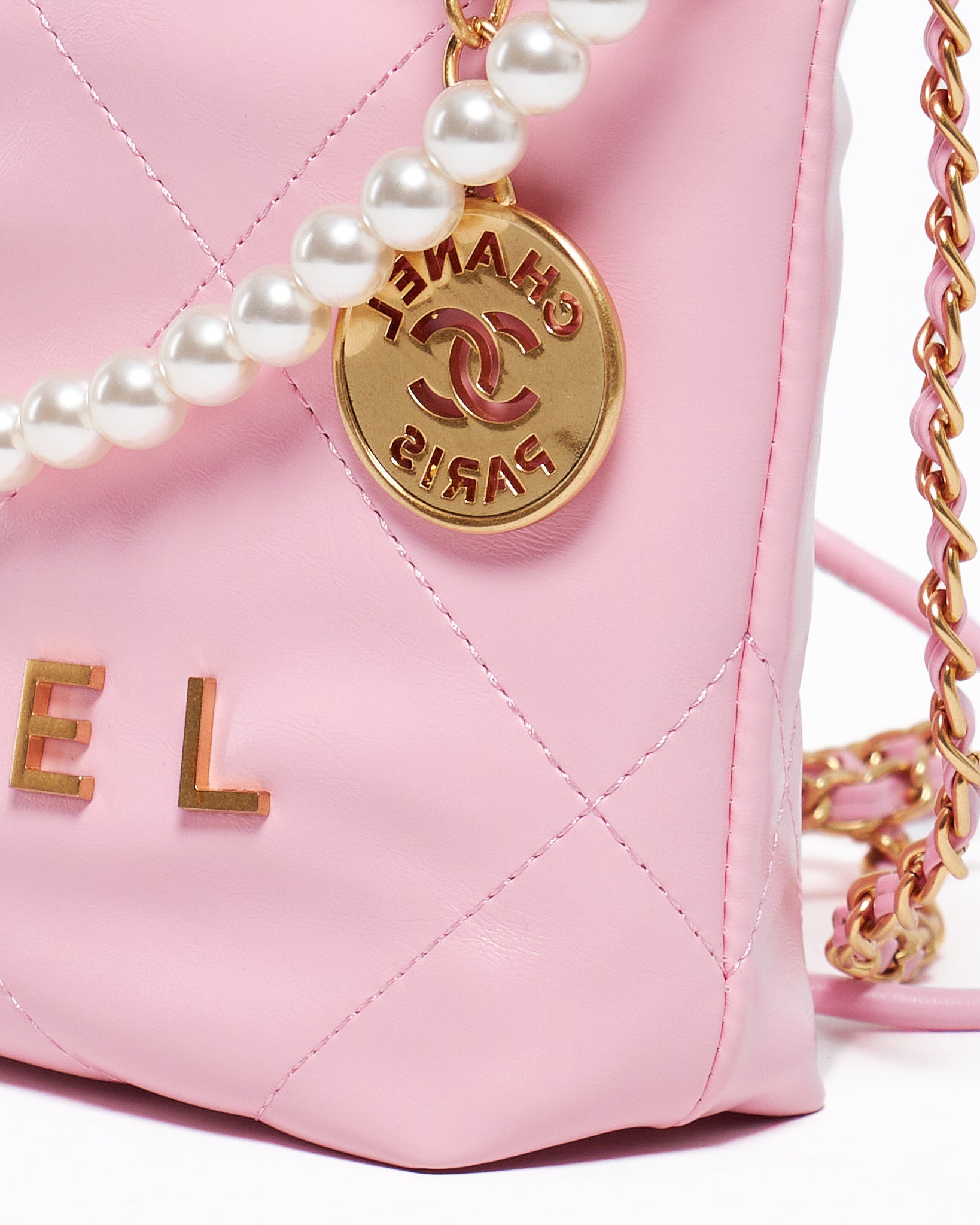 MOI OUTFIT-Chanel Mini 22 Lady Bag 95.90