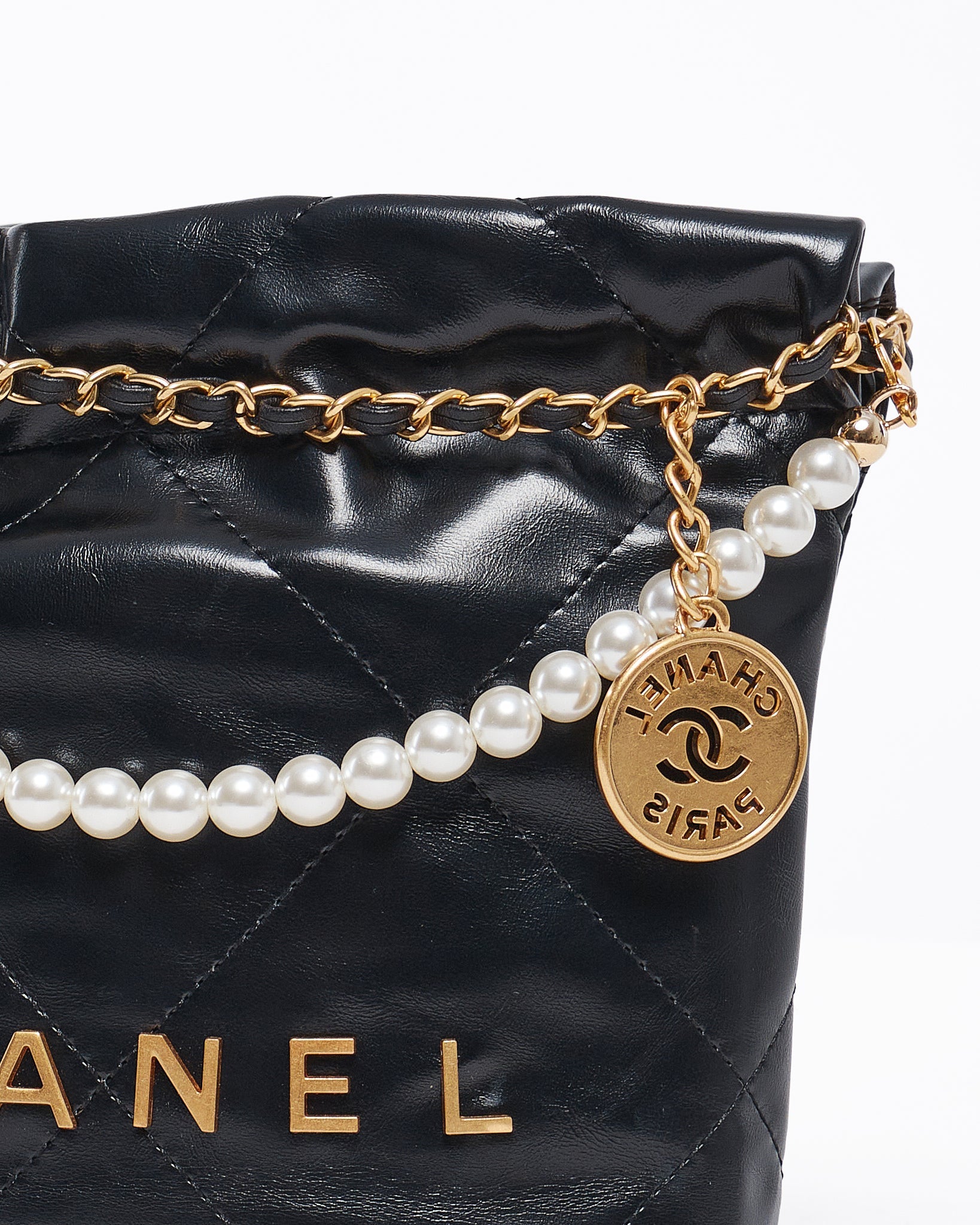 MOI OUTFIT-Chanel Mini 22 Lady Bag 95.90