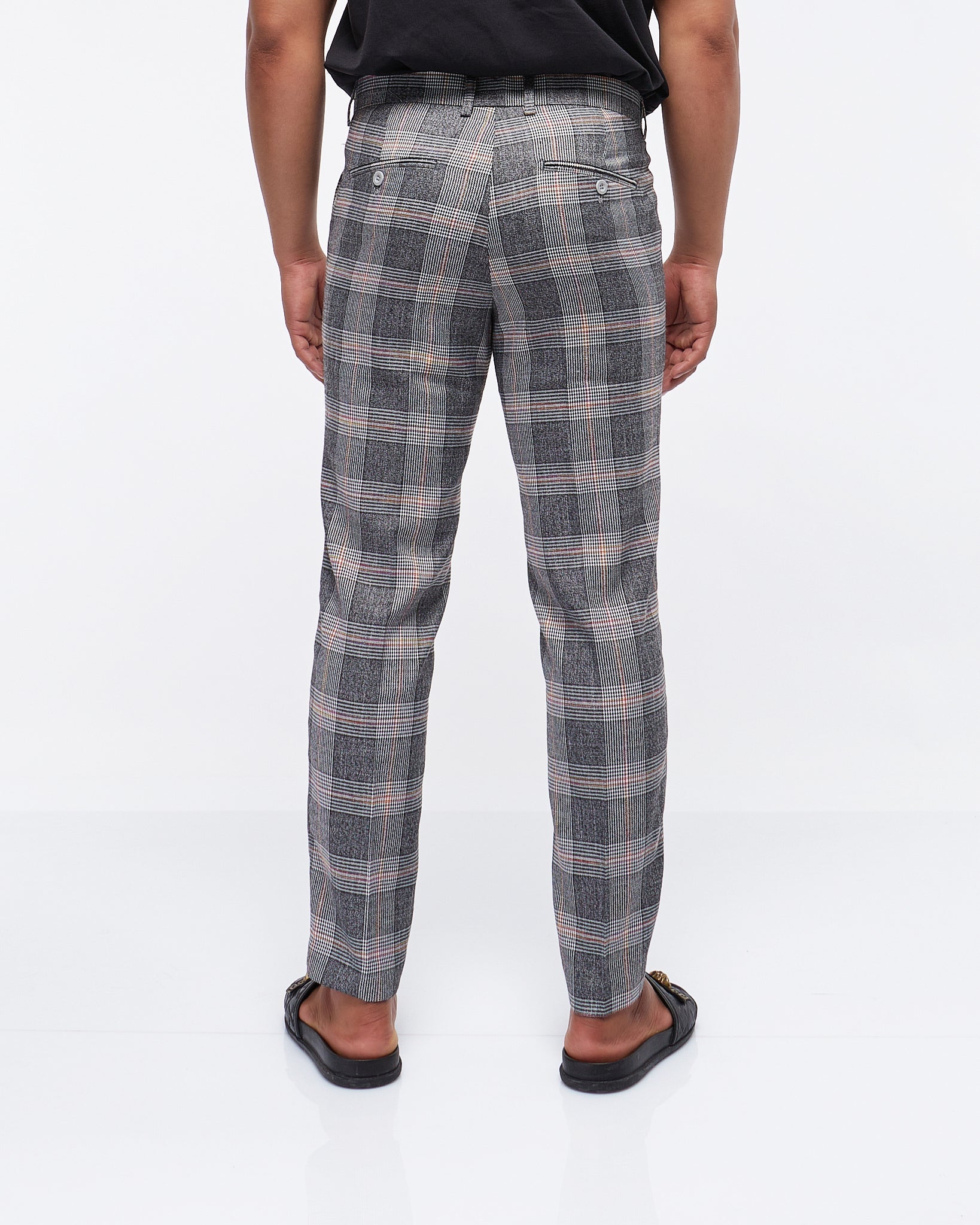 MOI OUTFIT-Checked Casual Men Slim Fit Pants 25.90