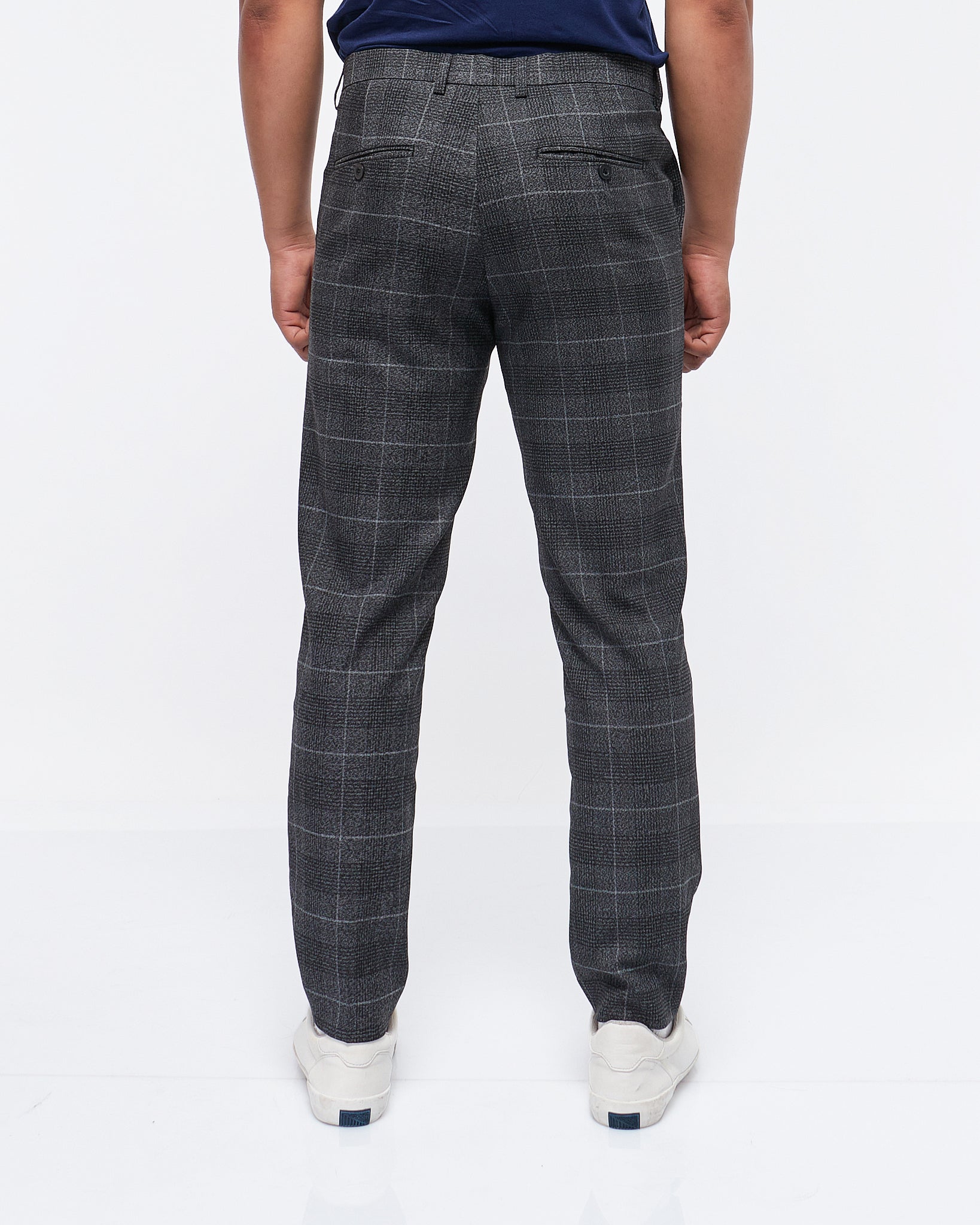 MOI OUTFIT-Checked Casual Men Slim Fit Pants 25.90