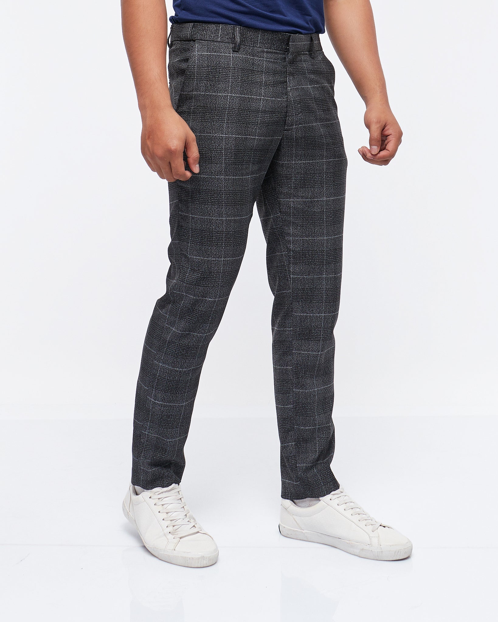 MOI OUTFIT-Checked Casual Men Slim Fit Pants 25.90
