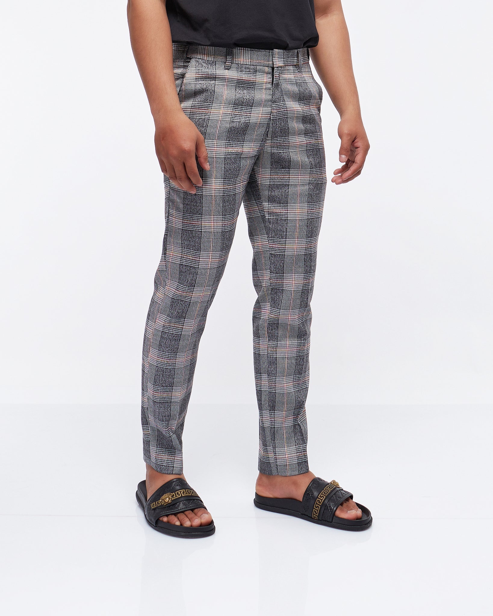 MOI OUTFIT-Checked Casual Men Slim Fit Pants 25.90