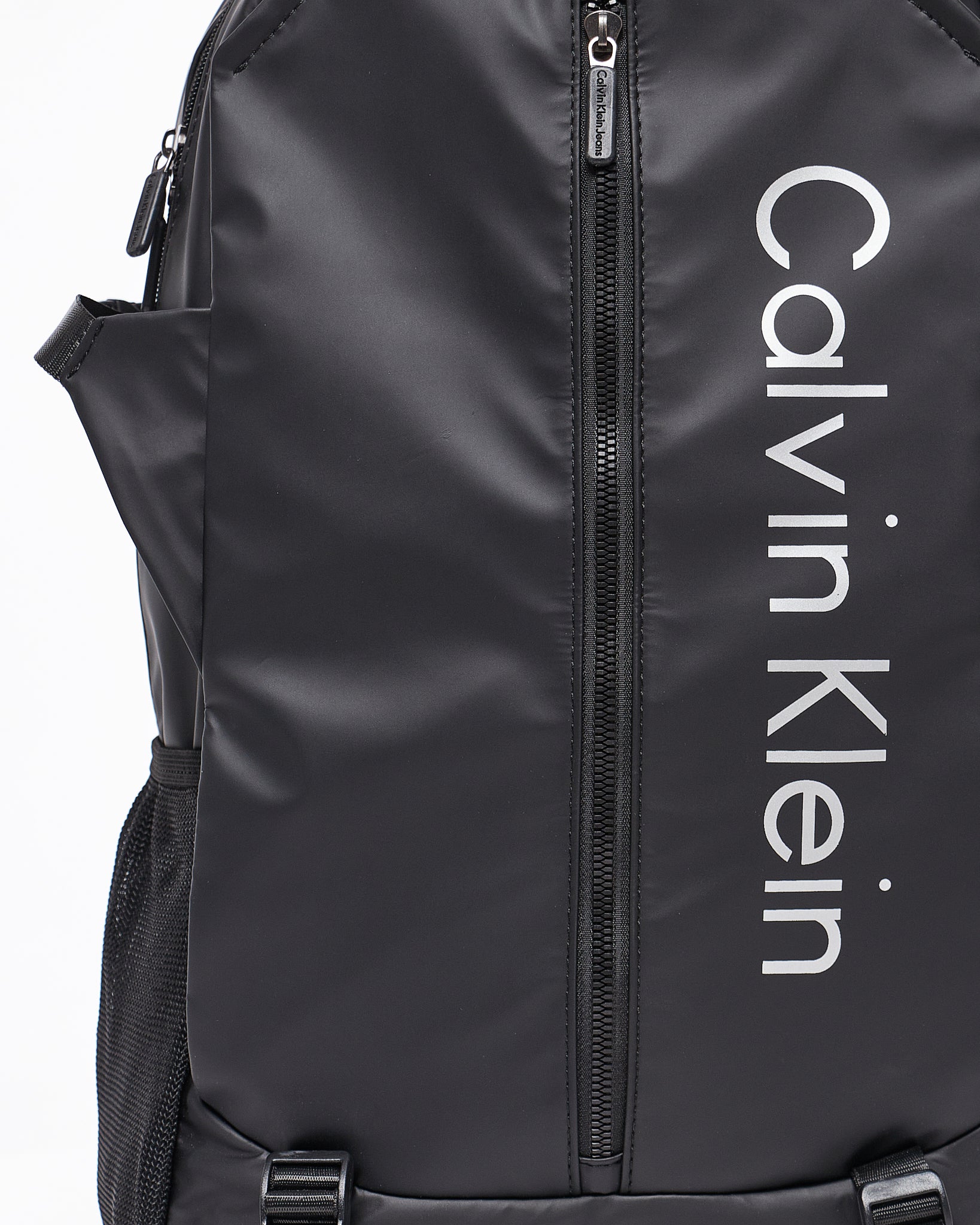 MOI OUTFIT-CK Logo Vertical Men Backpack 39.90