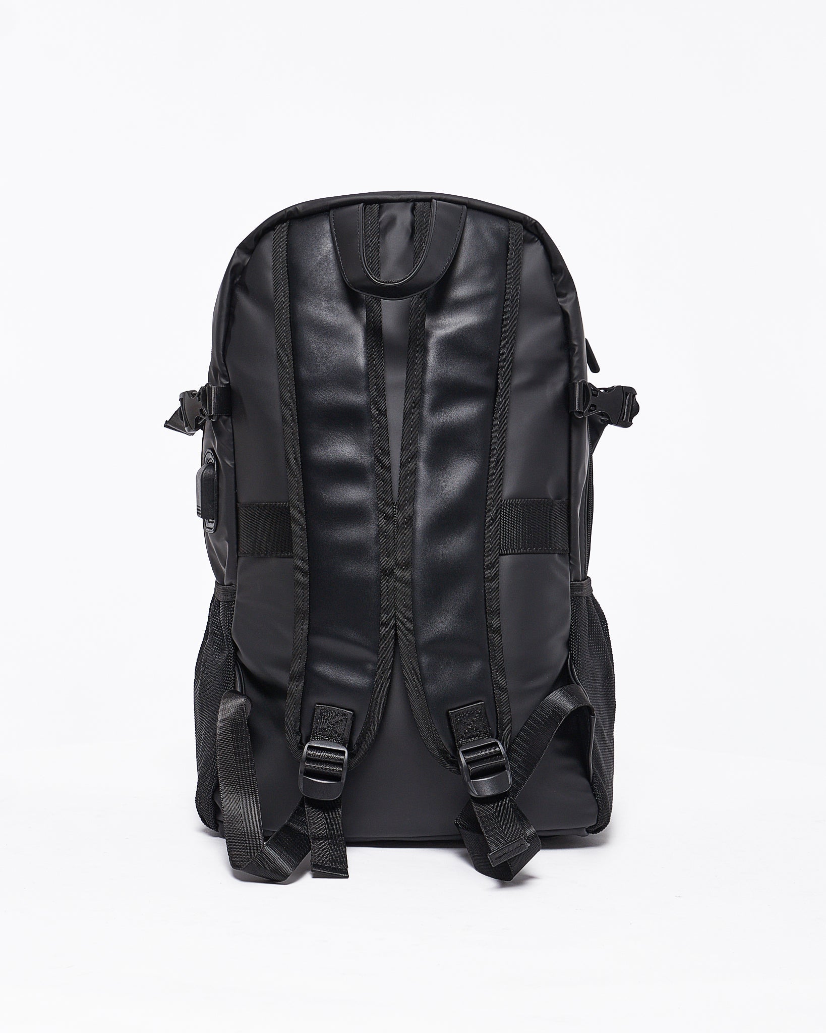 MOI OUTFIT-CK Logo Vertical Men Backpack 39.90
