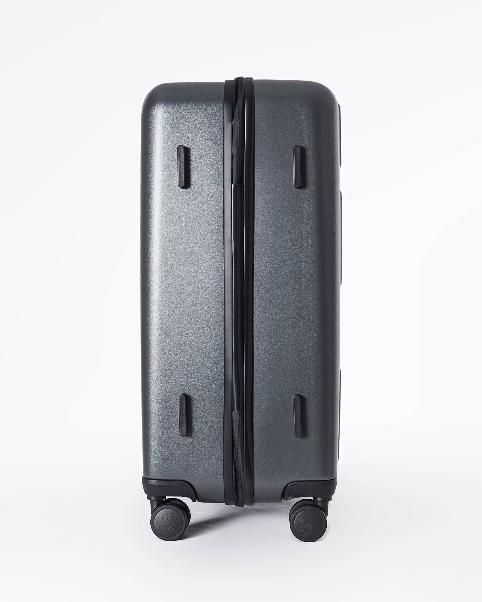 MOI OUTFIT-Cross Arrow Logo Check-In M Luggage 229.90