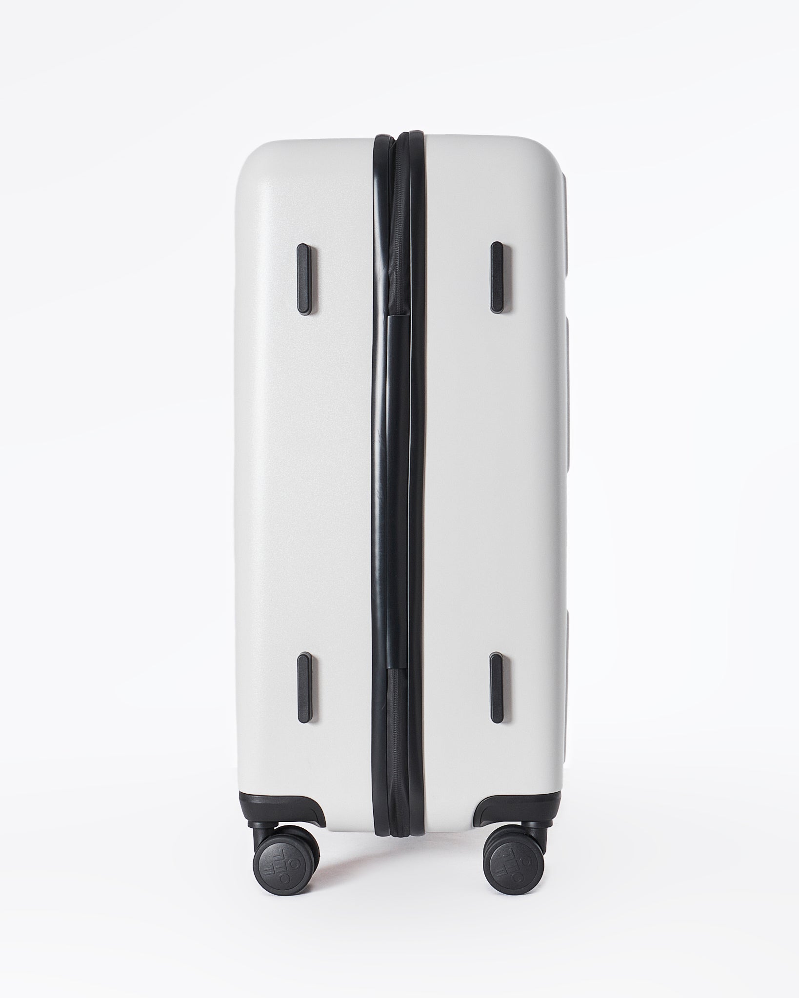 MOI OUTFIT-Cross Arrow Logo Check-In M Luggage 229.90