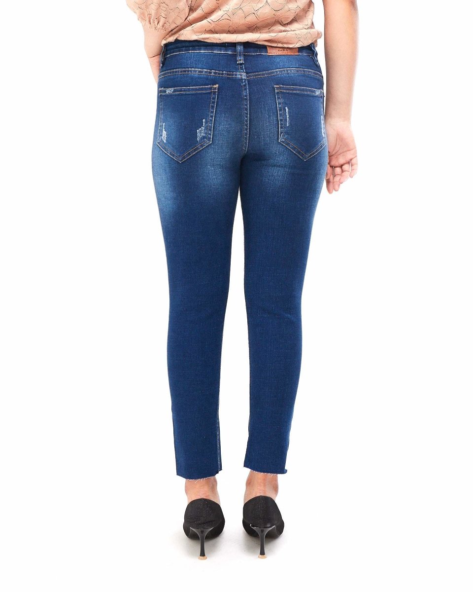 MOI OUTFIT-Distress Lady Ripped Jean 15.90