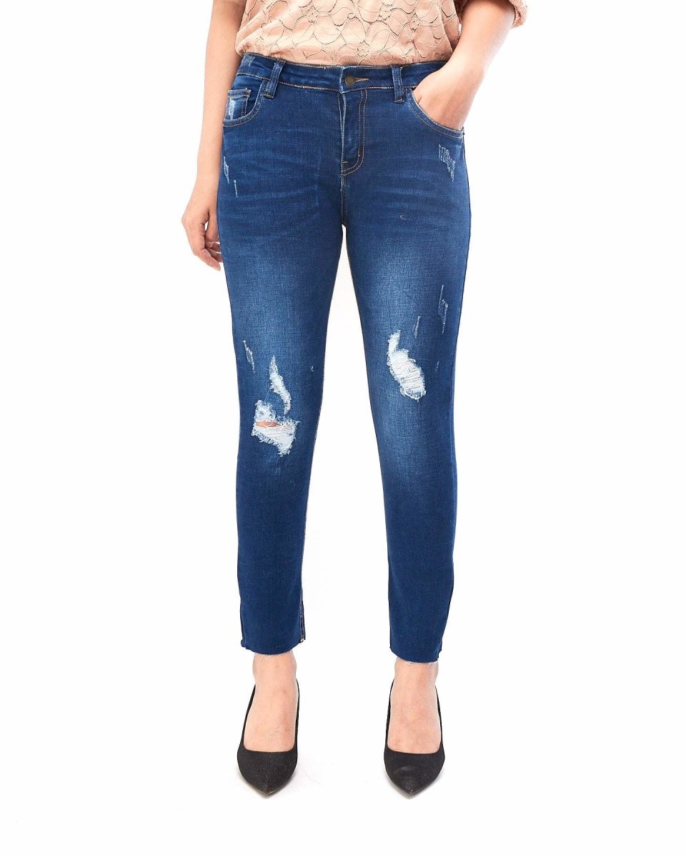 MOI OUTFIT-Distress Lady Ripped Jean 15.90