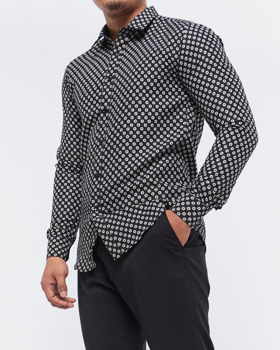 MOI OUTFIT-Dots Over Printed Men Long Sleeve Shirt 22.90