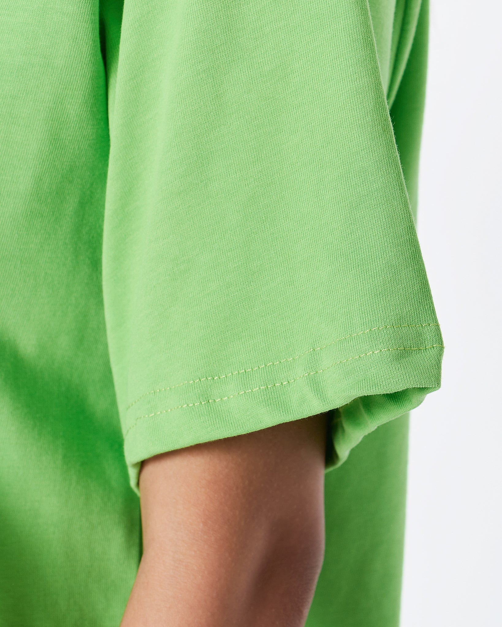 MOI OUTFIT-DRE Smiling Face Unisex Green T-Shirt 18.90
