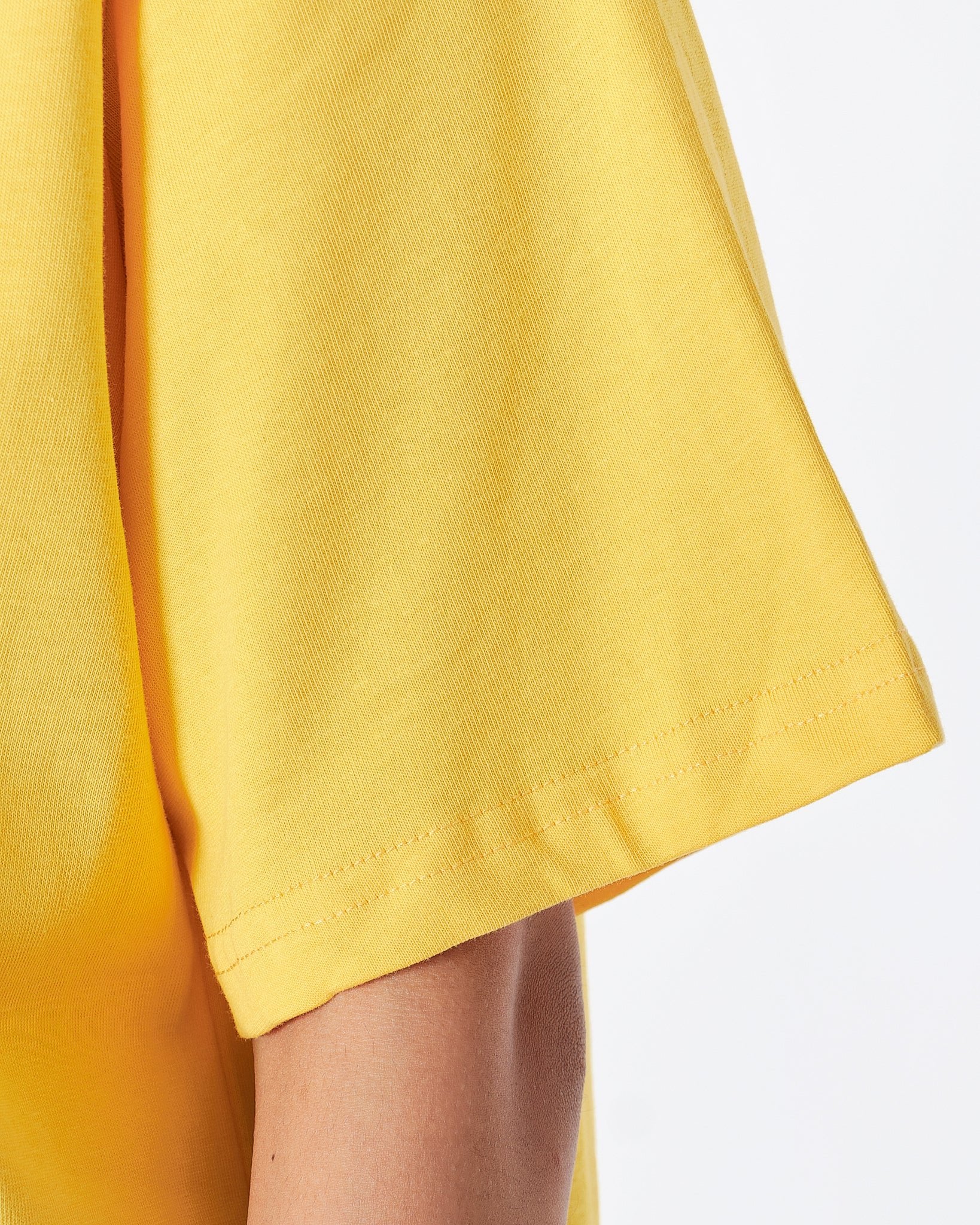 MOI OUTFIT-DRE Smiling Face Unisex Yellow T-Shirt 18.90