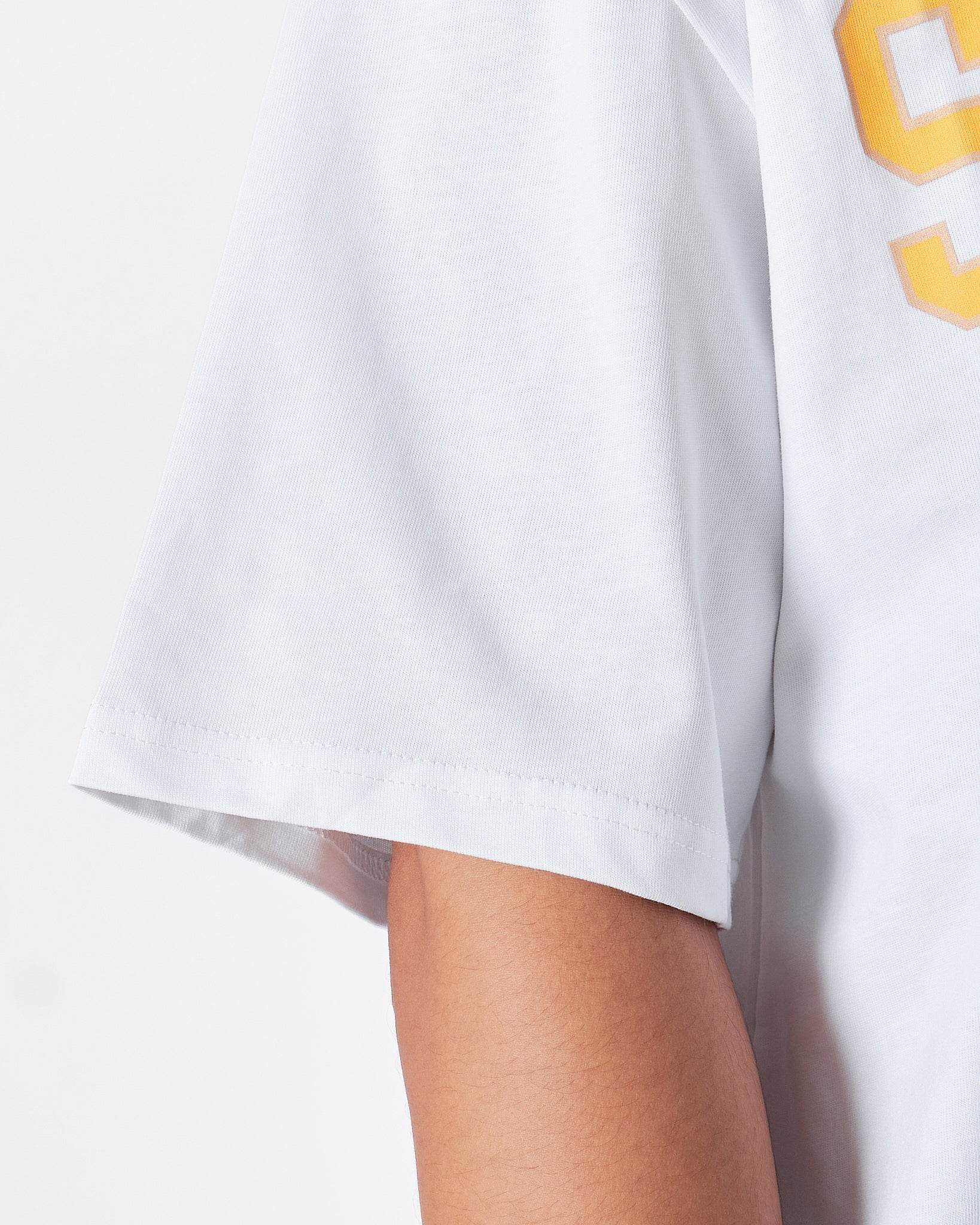 MOI OUTFIT-DRE Squirrel Sherman Unisex White T-Shirt 20.90