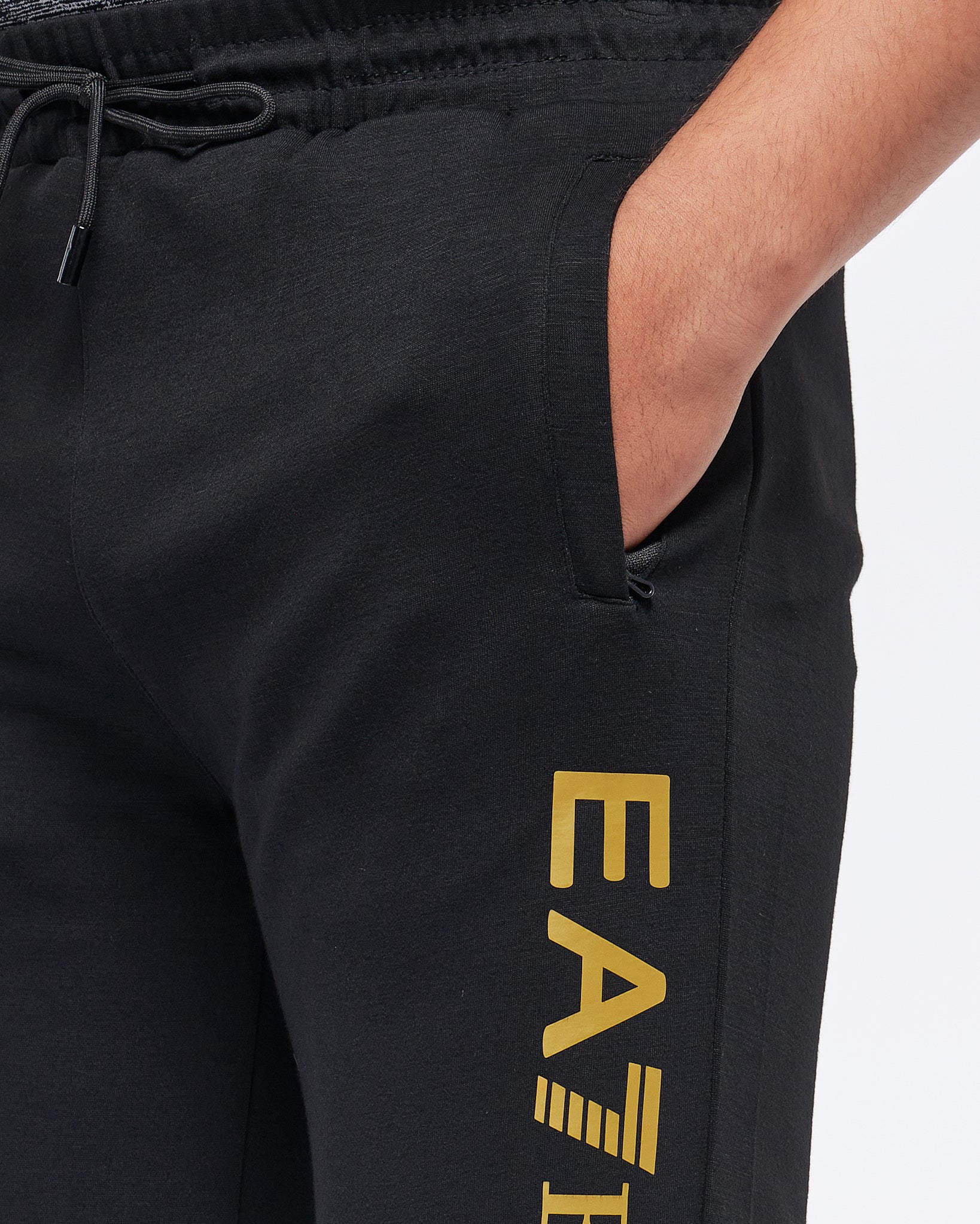 MOI OUTFIT-EA7 Gold Logo Men Joggers 19.90