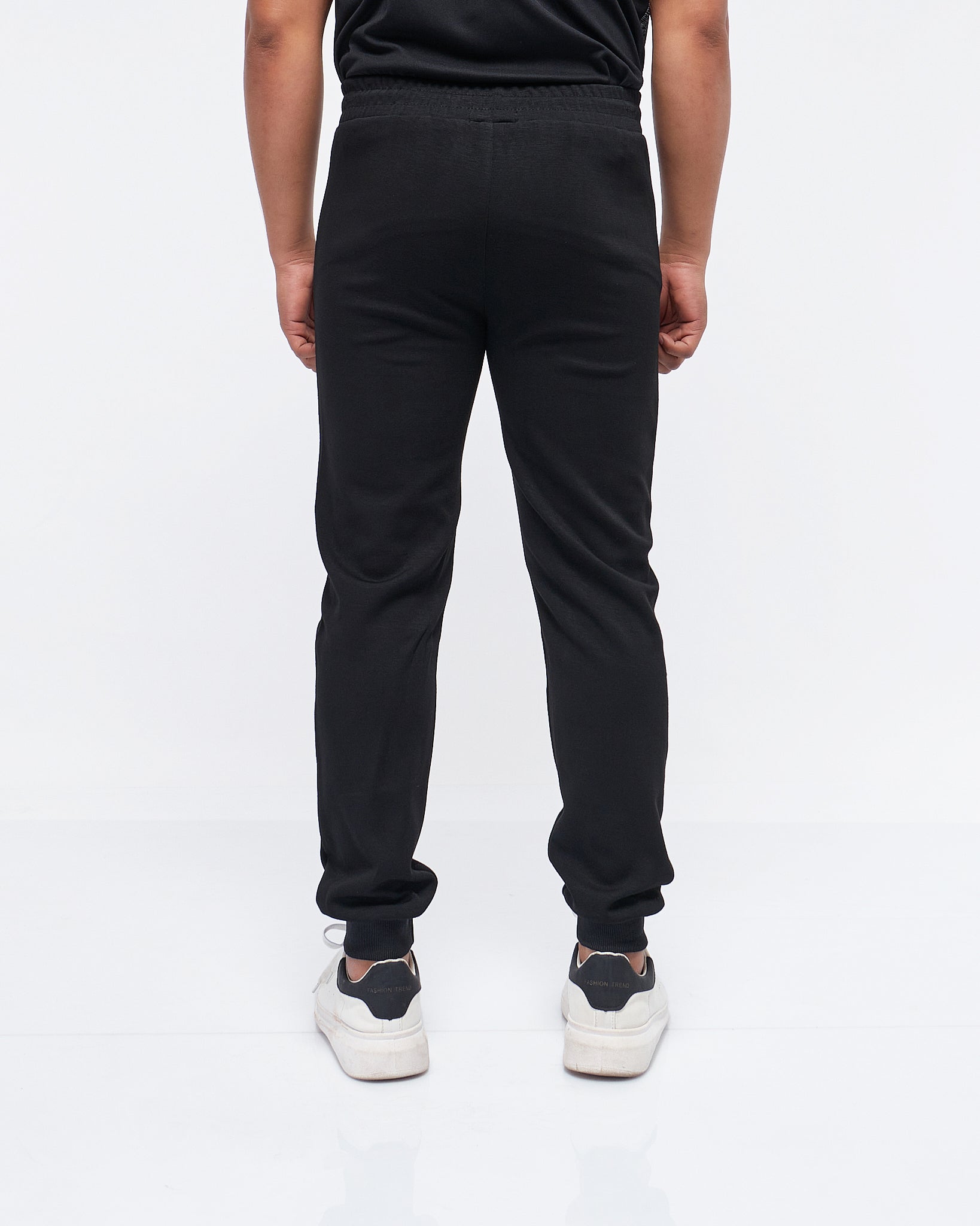 MOI OUTFIT-EA7 Gold Logo Men Joggers 19.90