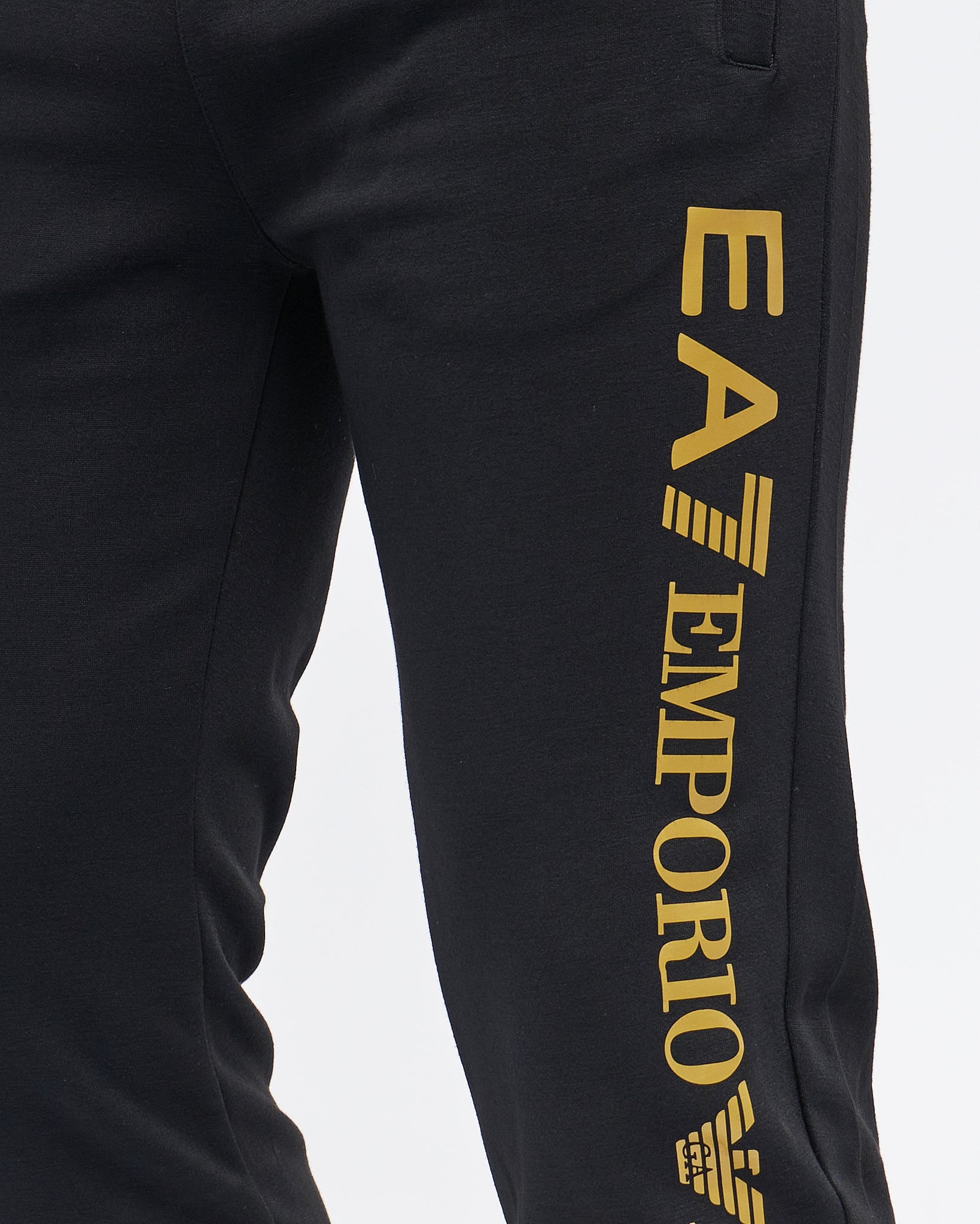 MOI OUTFIT-EA7 Gold Logo Men Joggers 19.90