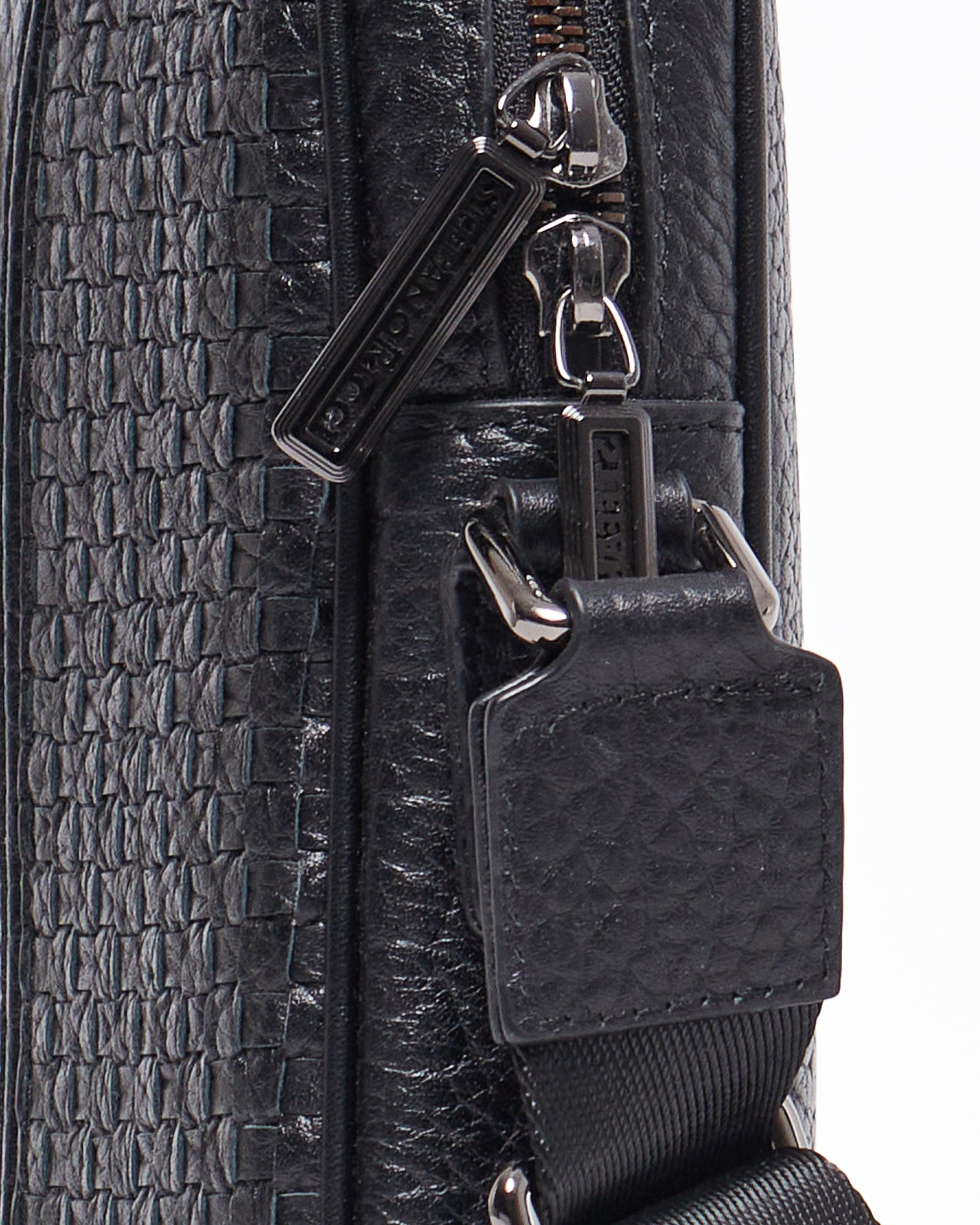MOI OUTFIT-Eagle Head Leather Men Sling Bag 245.90